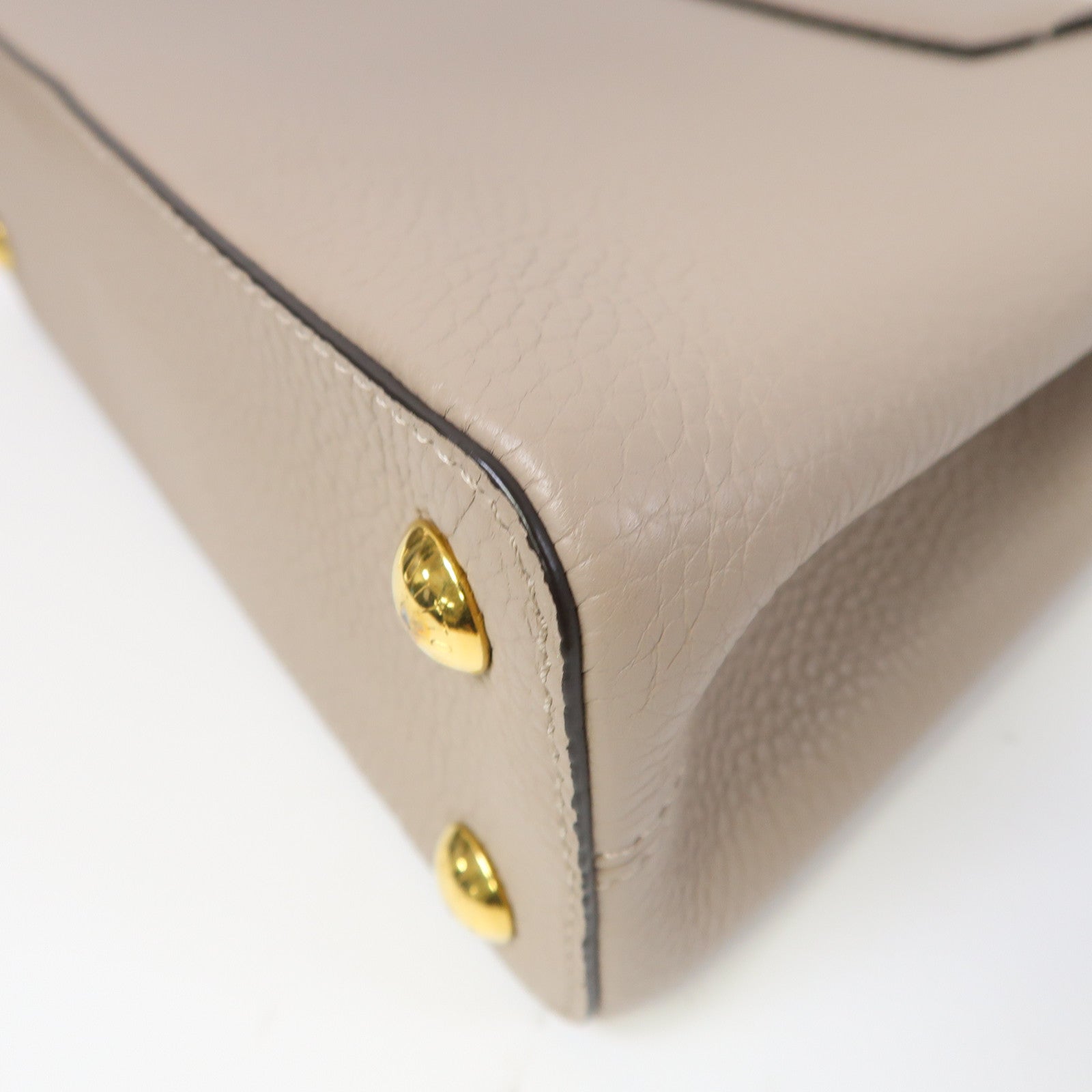 LOUIS VUITTON 牛皮皮革Capucines BB金扣手挽肩背兩用袋米色