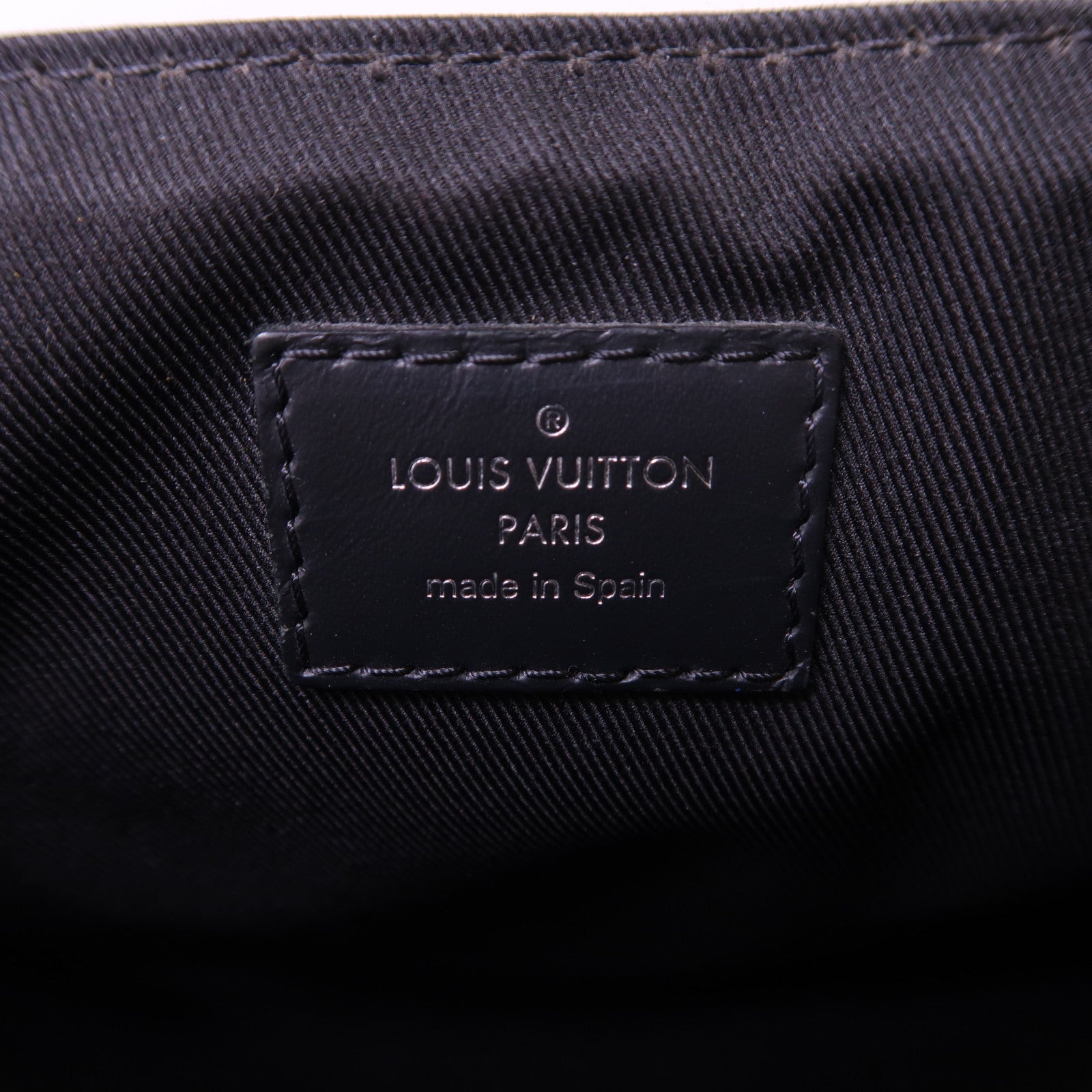 LOUIS VUITTON Damier Graphite Distrist PM銀扣肩背袋