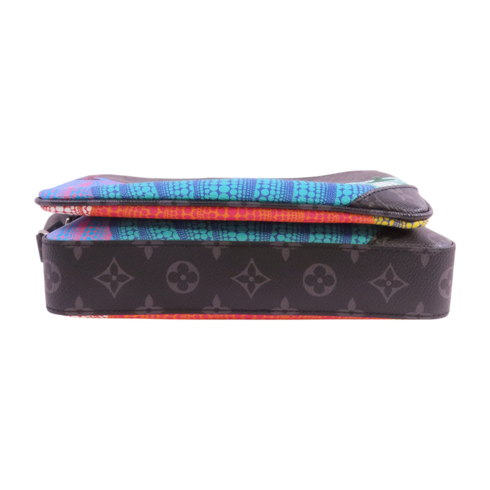 LOUIS VUITTON Monogram Eclipse YK x Trio Messenger銀扣肩背袋