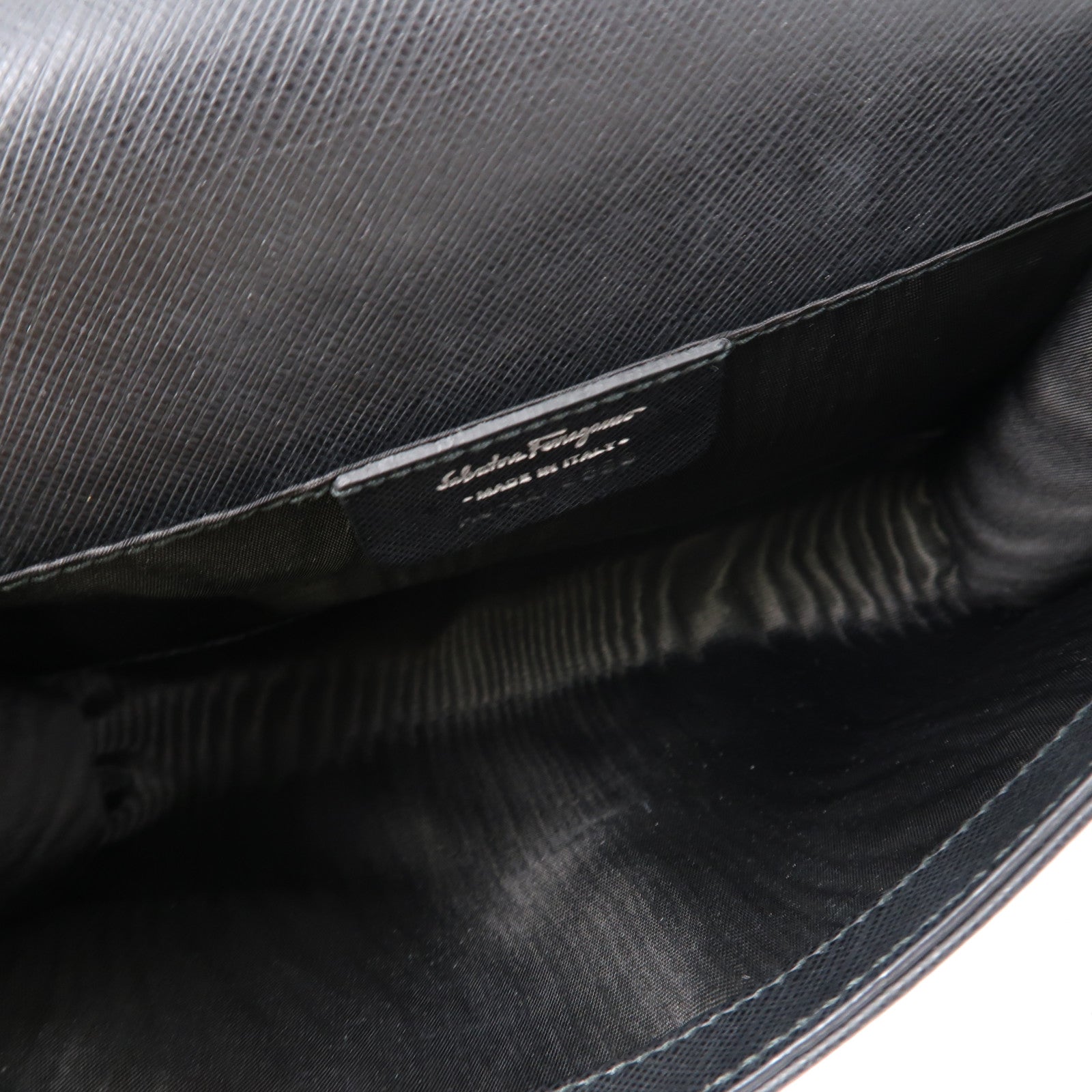 Salvatore Ferragamo 牛皮皮革Shoulder Bag銀扣鏈帶肩背袋黑色