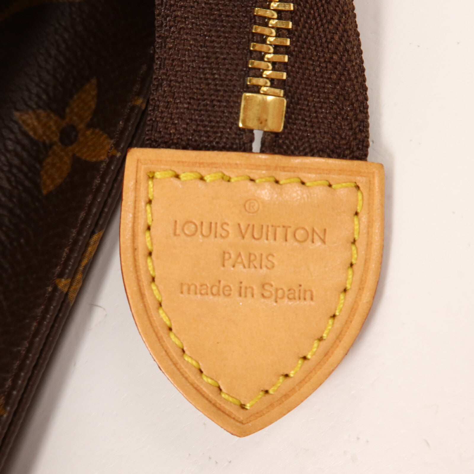 LOUIS VUITTON Monogram Poche Toilette 26手拿包