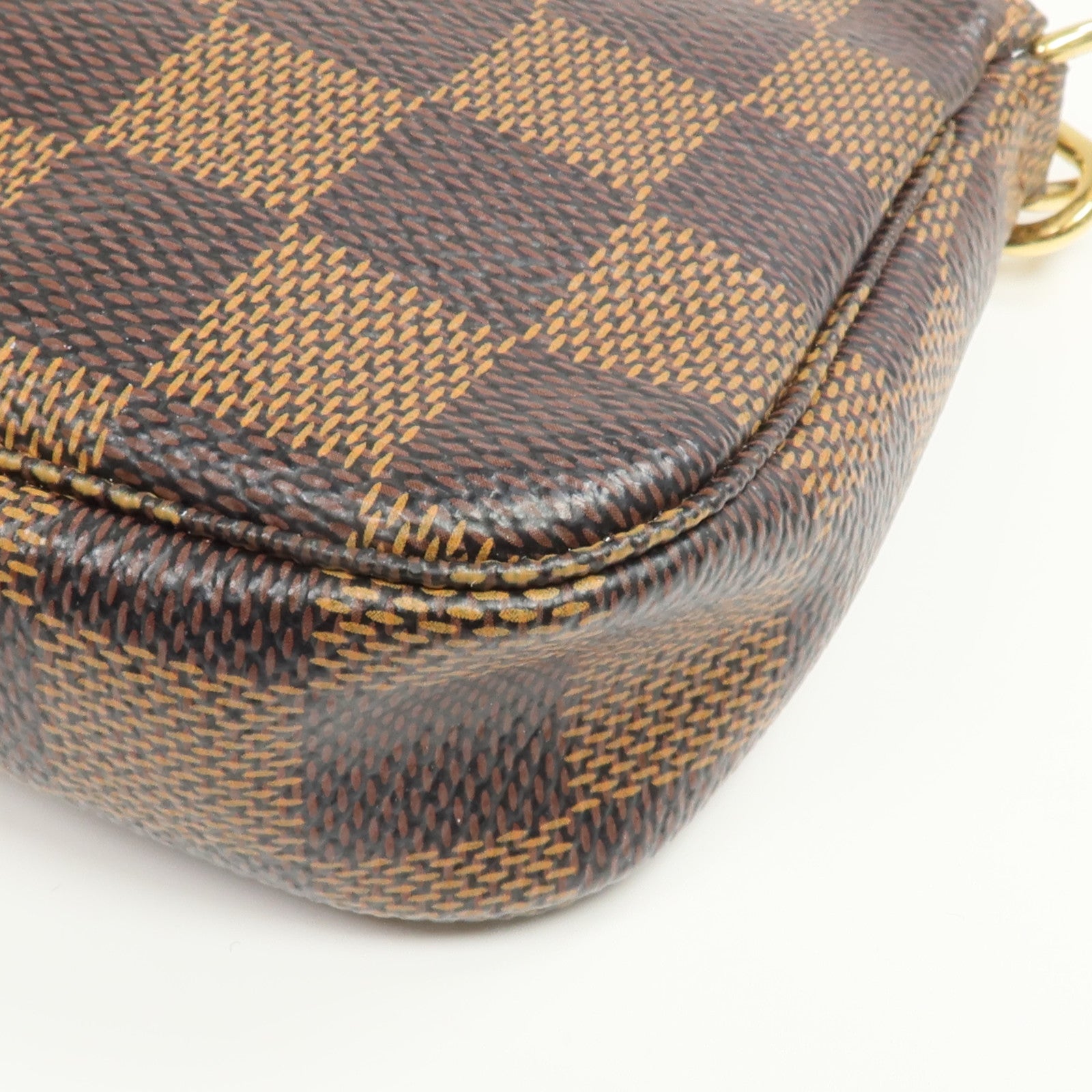 LOUIS VUITTON Damier Mini Pochette Accessoires金扣手挽袋