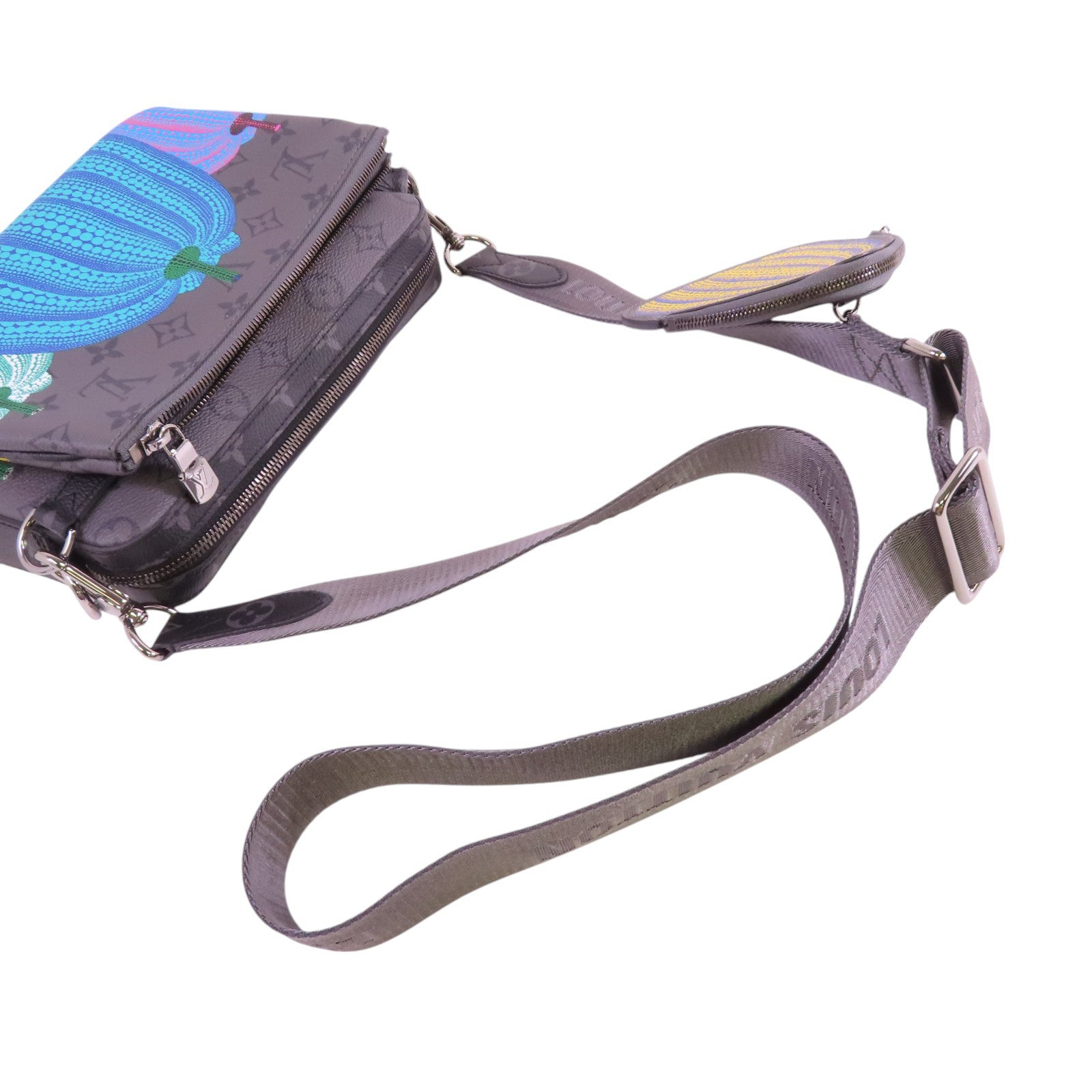 LOUIS VUITTON Monogram Eclipse YK x Trio Messenger銀扣肩背袋