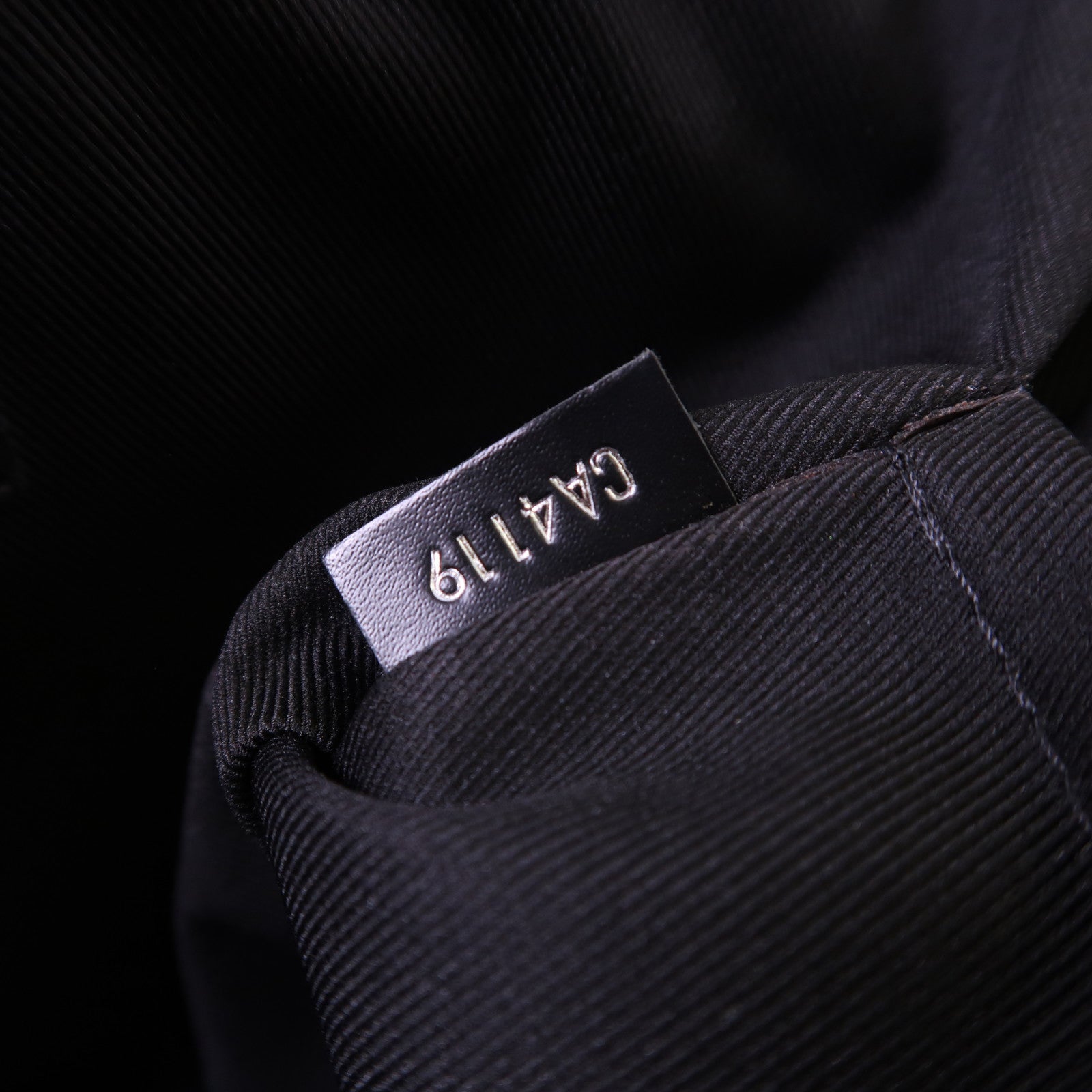 LOUIS VUITTON Damier Graphite Distrist PM銀扣肩背袋