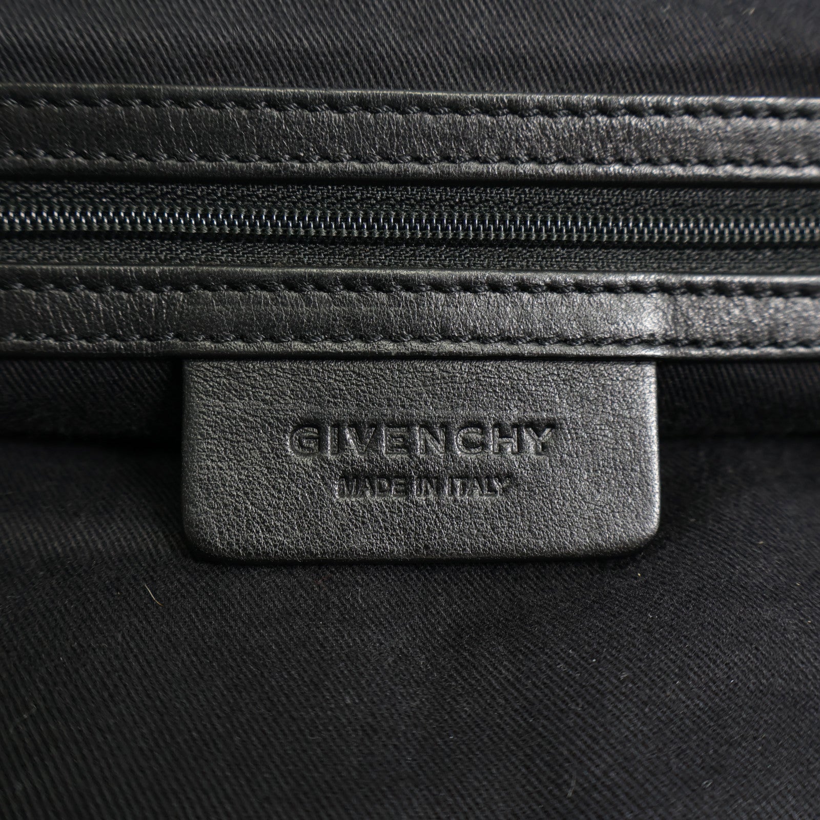 GIVENCHY 牛皮皮革2Way Shoulder Bag銀扣手挽肩背兩用袋