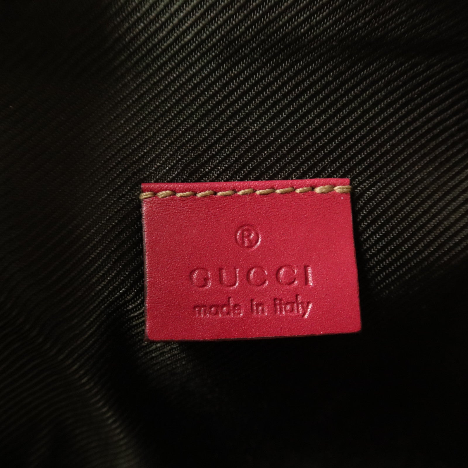 GUCCI 牛皮皮革Pouch金扣手拿包