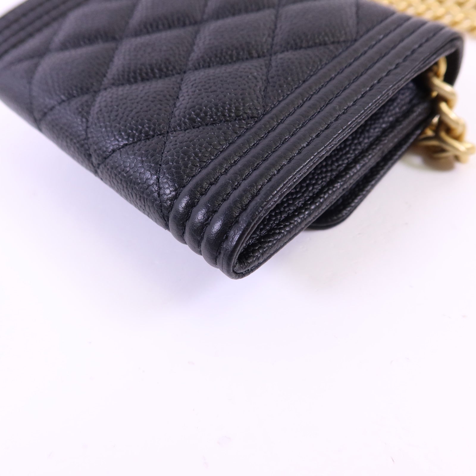 CHANEL 牛皮皮革Boy Chain Wallet金扣鏈帶肩背袋