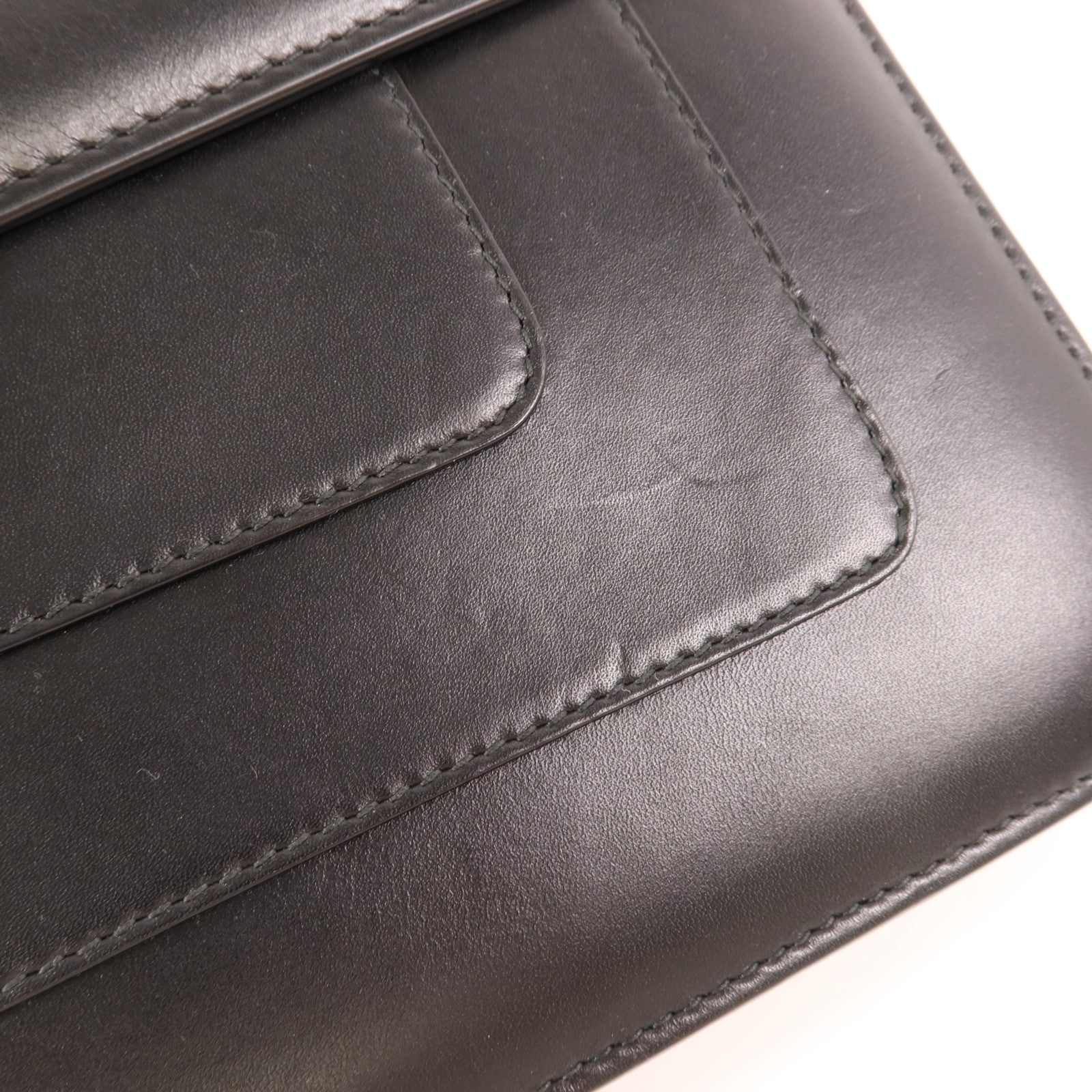 BVLGARI 牛皮皮革Serpenti Forever金扣鏈帶肩背袋