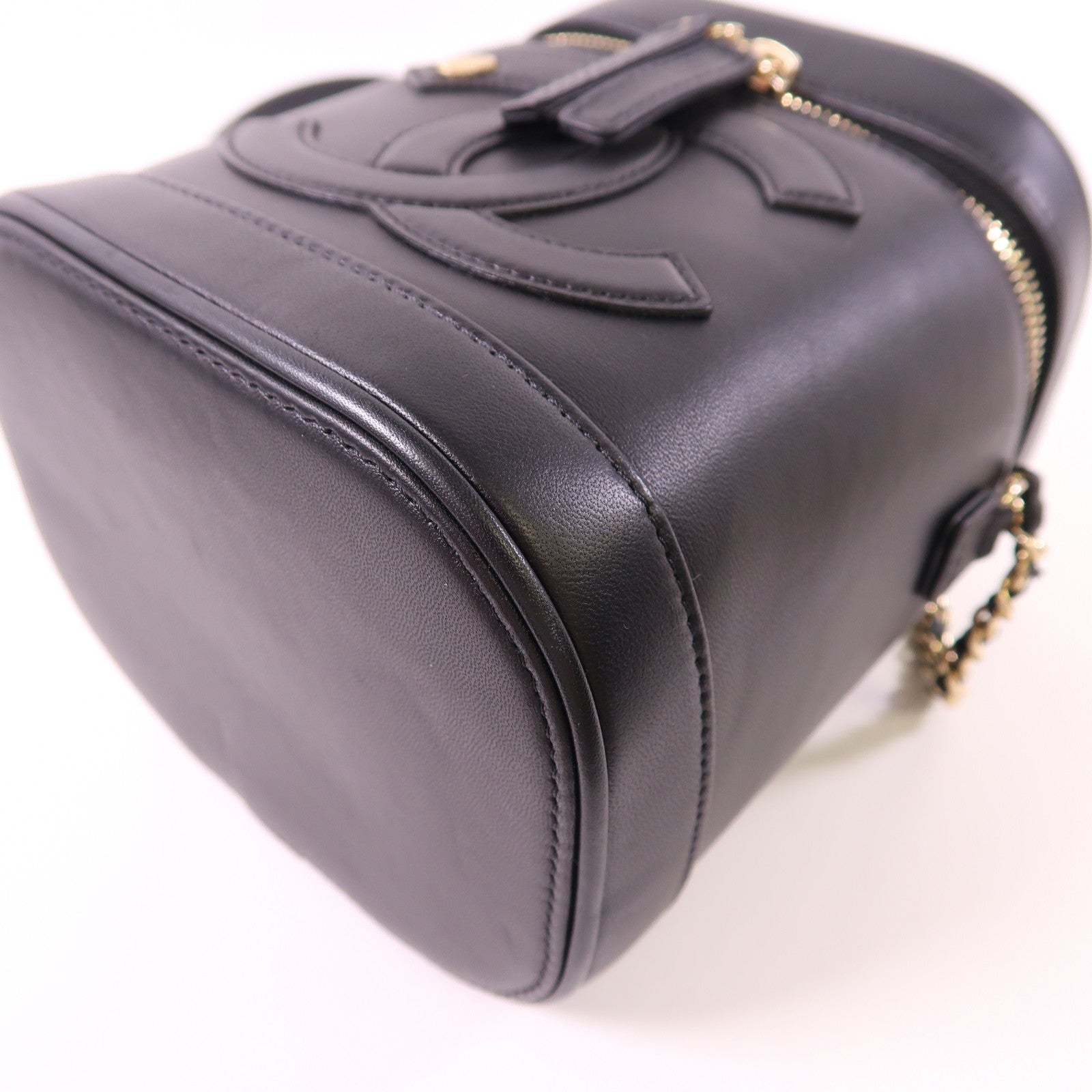 CHANEL 【激減優惠】牛皮皮革Vanity Case金扣鏈帶手挽肩背兩用袋
