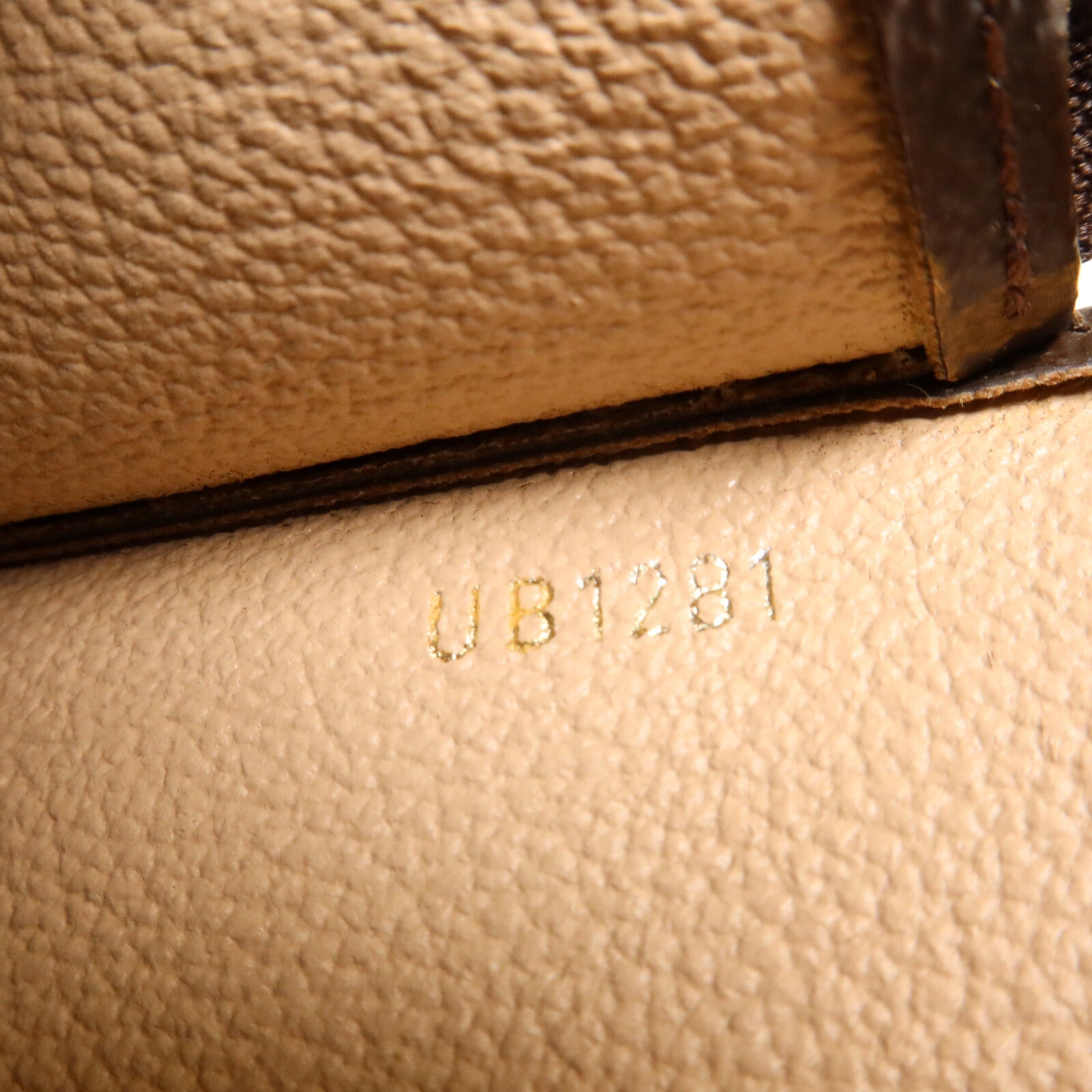 LOUIS VUITTON Monogram Poche Toilette 26手拿包