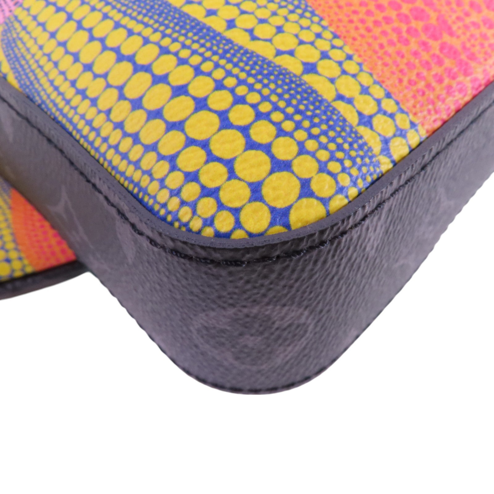 LOUIS VUITTON Monogram Eclipse YK x Trio Messenger銀扣肩背袋