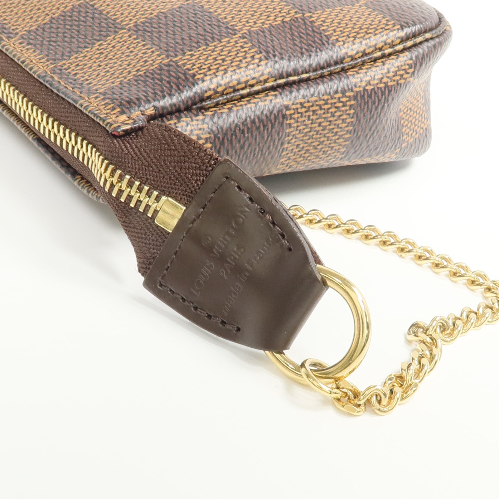 LOUIS VUITTON Damier Mini Pochette Accessoires金扣手挽袋