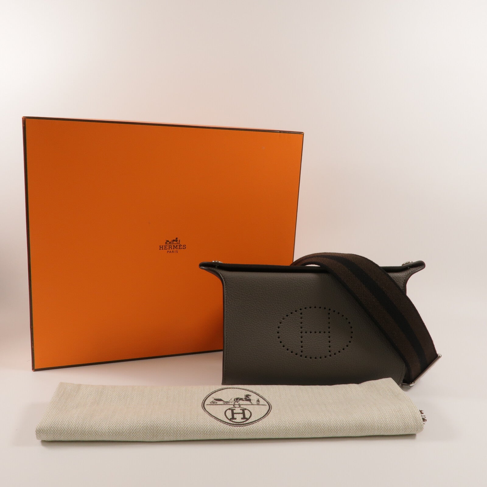 HERMES Epsom皮革Videpoches肩背袋Etain