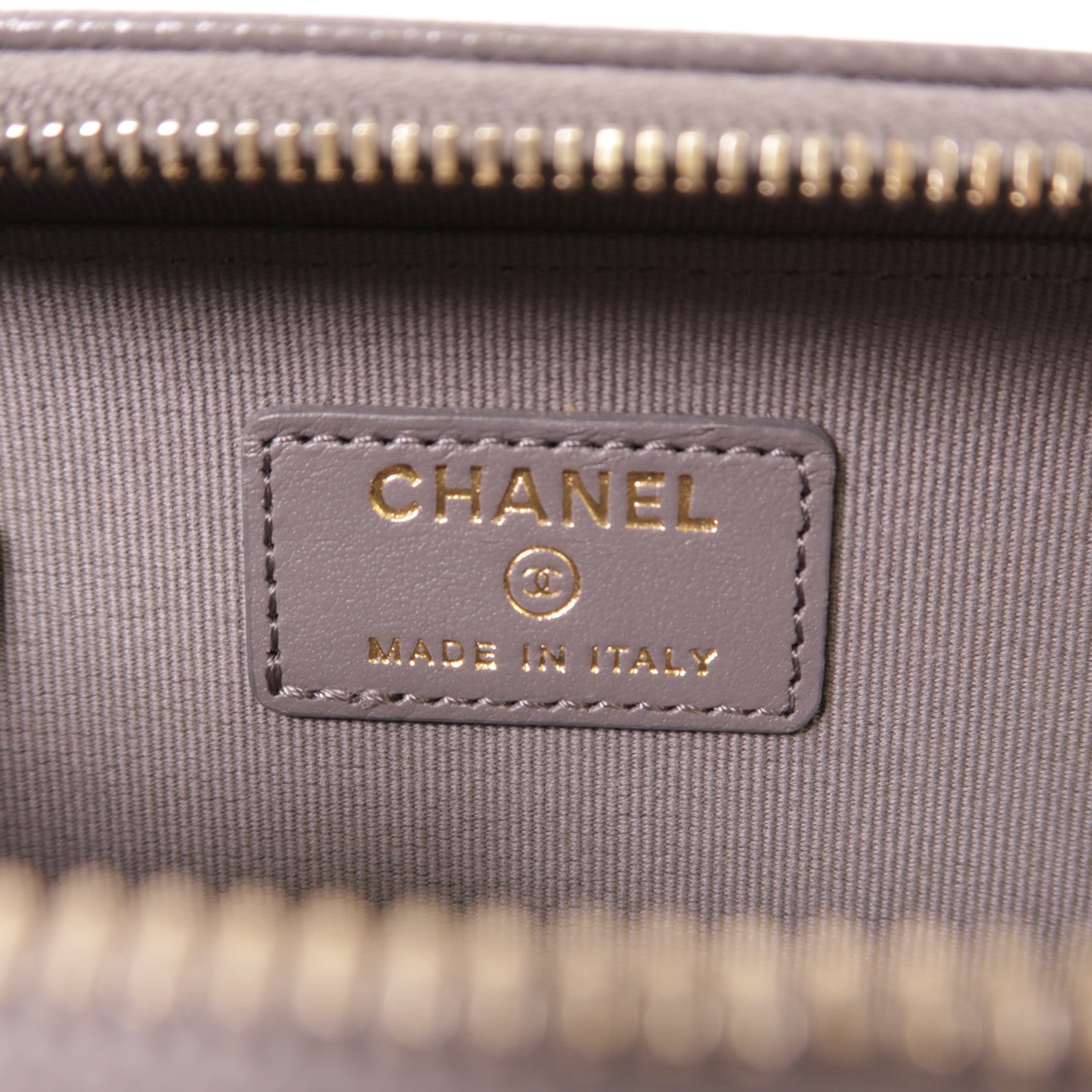 CHANEL 牛皮皮革Boy Wallet On Chain金扣鏈帶肩背袋