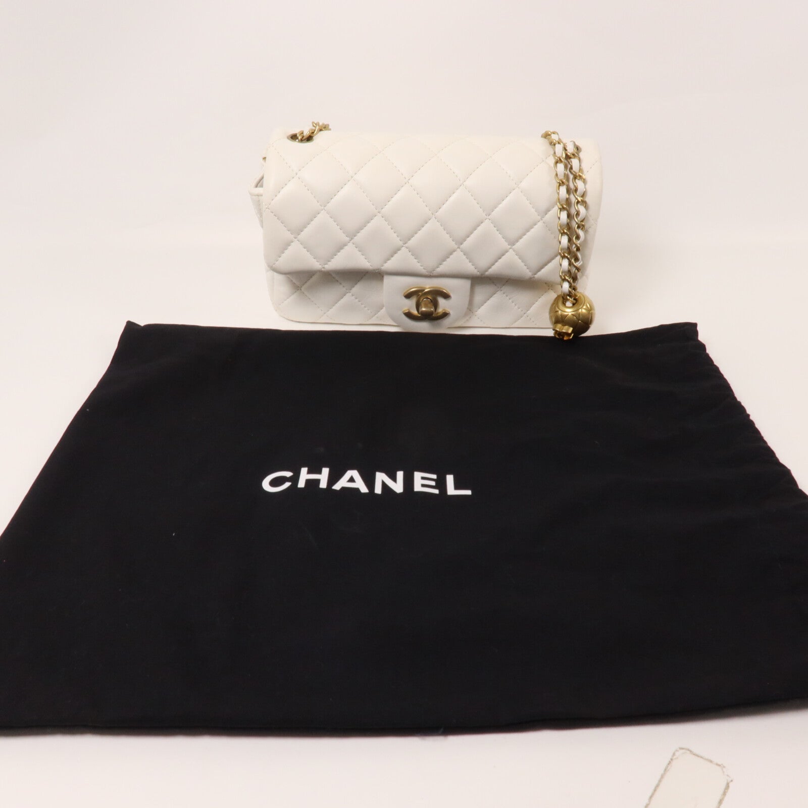 CHANEL 羊皮皮革Classic 20 Gold Ball鏈帶肩背袋