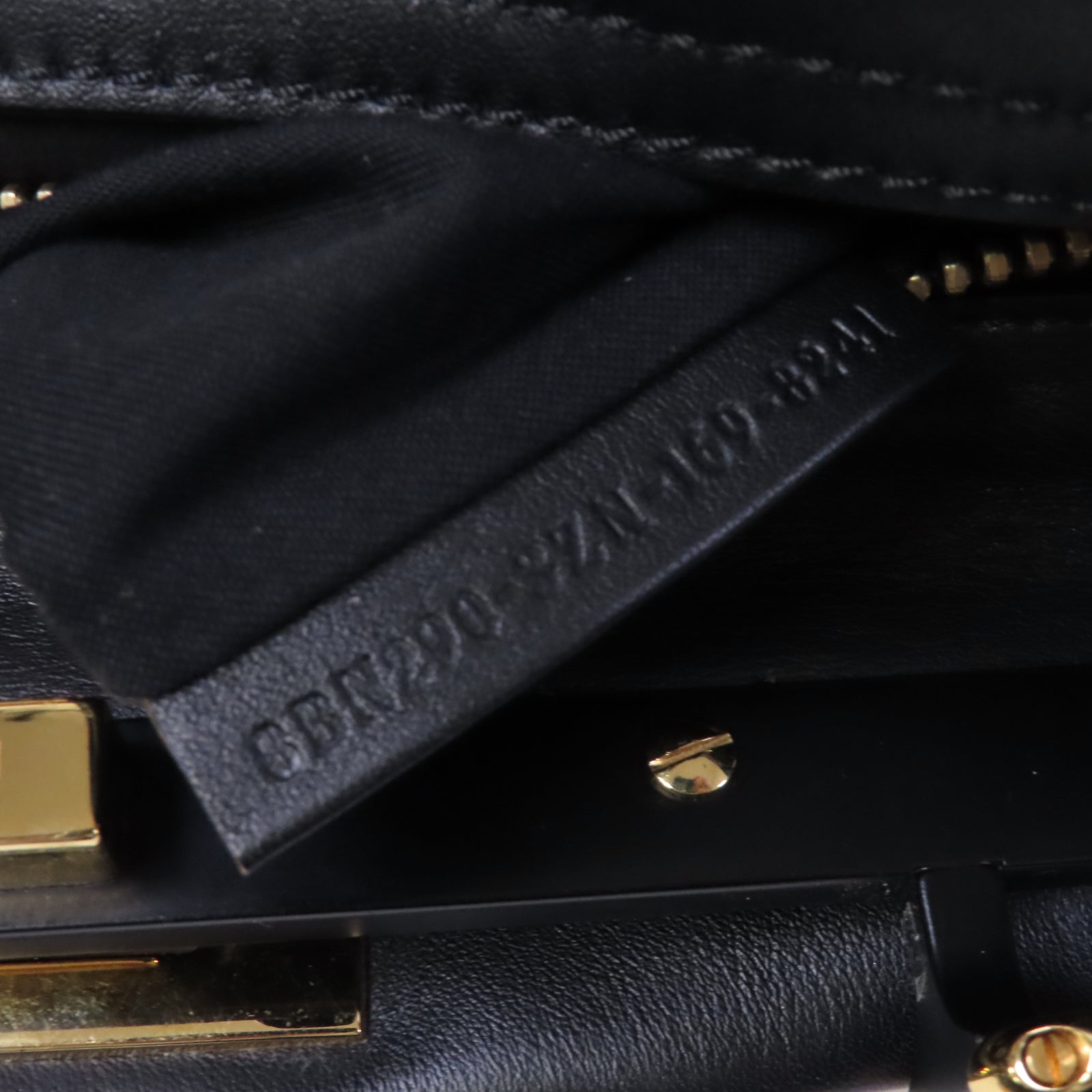 FENDI 牛皮皮革Hand Bag金扣手挽袋黑色