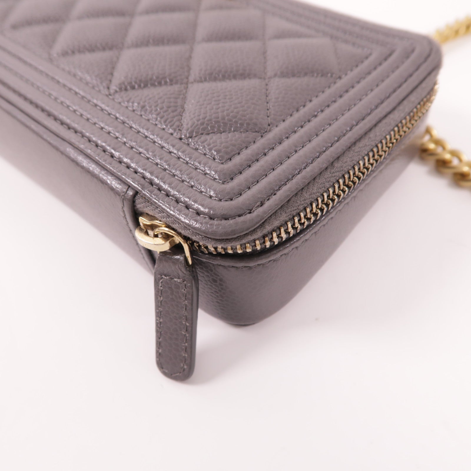 CHANEL 牛皮皮革Boy Wallet On Chain金扣鏈帶肩背袋