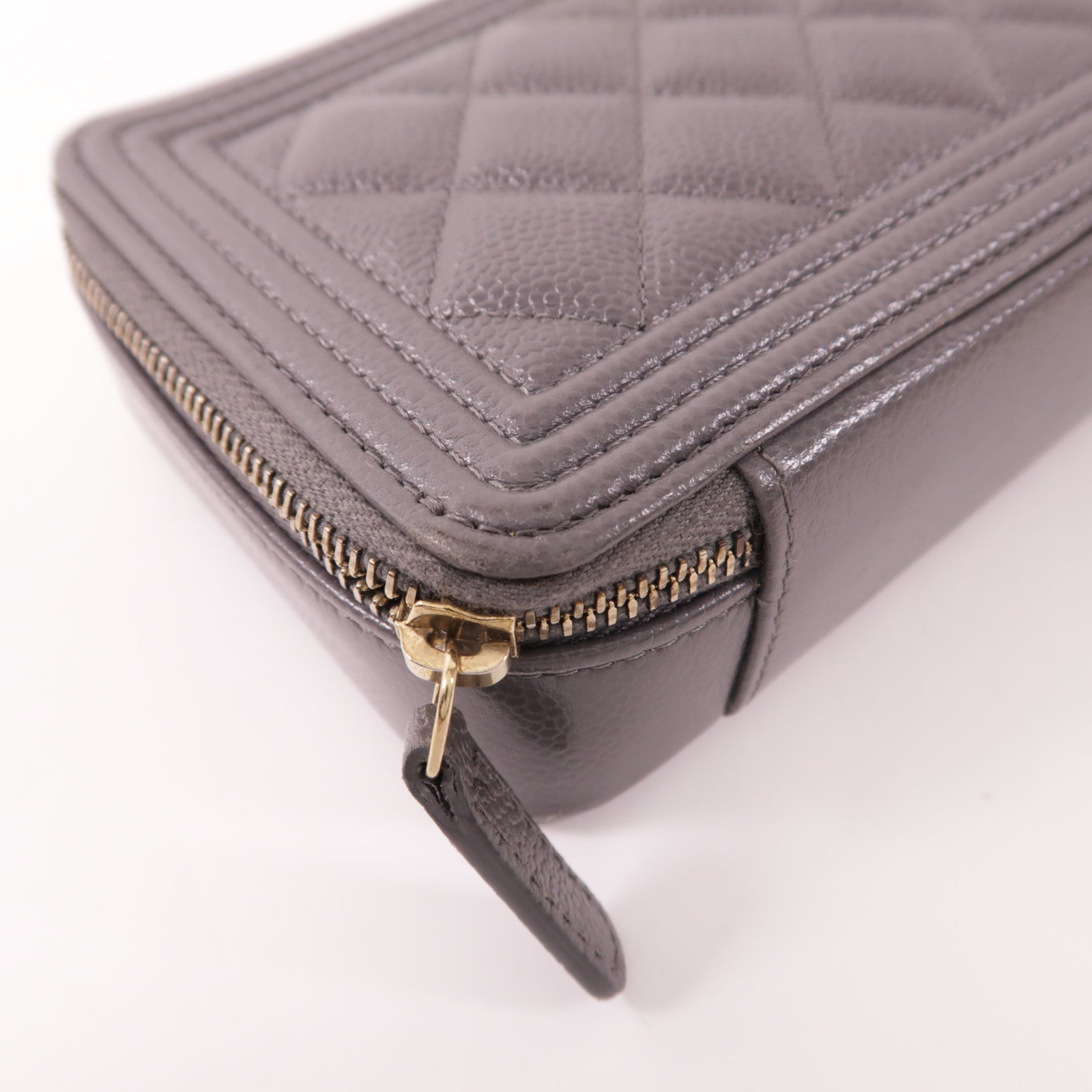 CHANEL 牛皮皮革Boy Wallet On Chain金扣鏈帶肩背袋