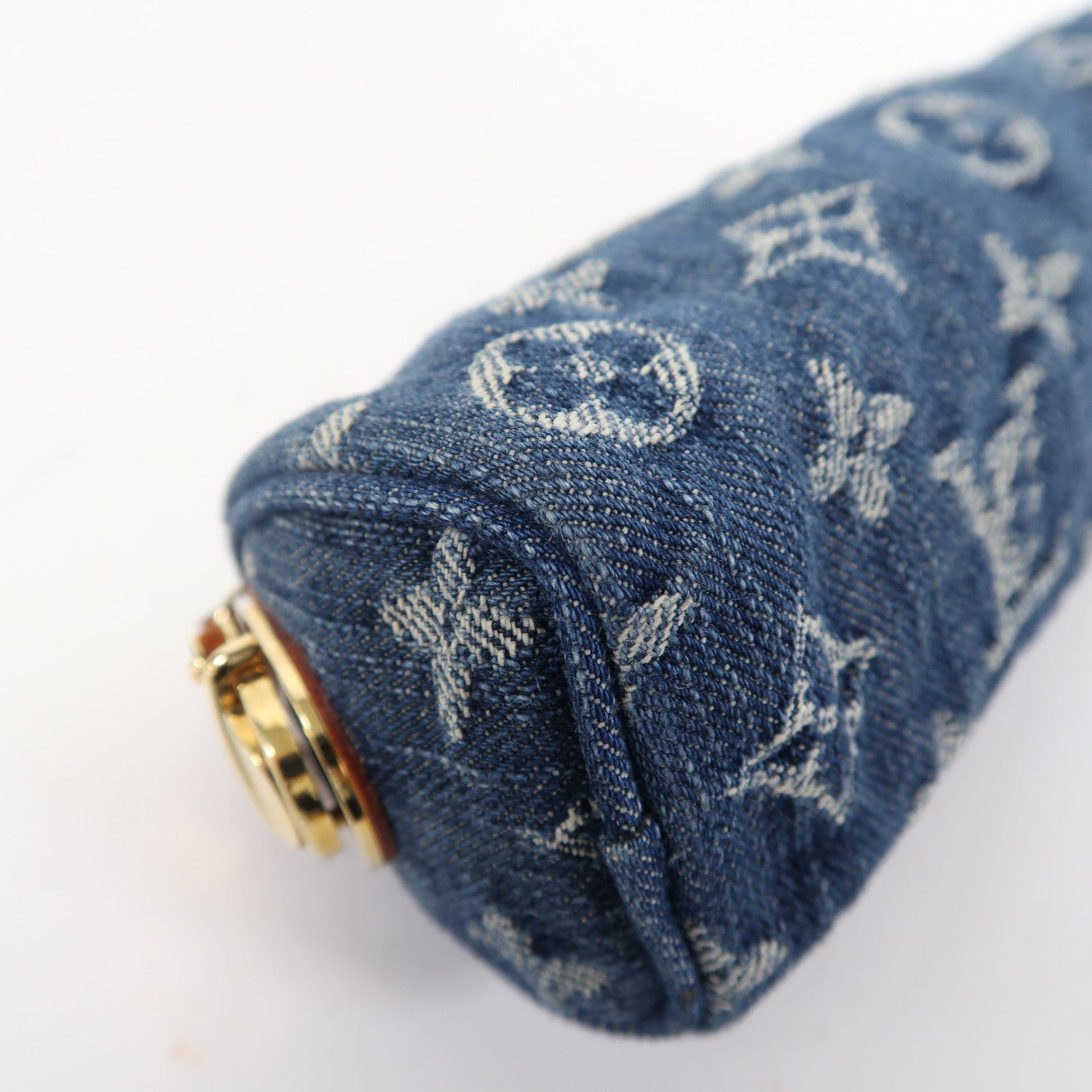 LOUIS VUITTON Monogram Denim Pouch金扣手拿包藍色