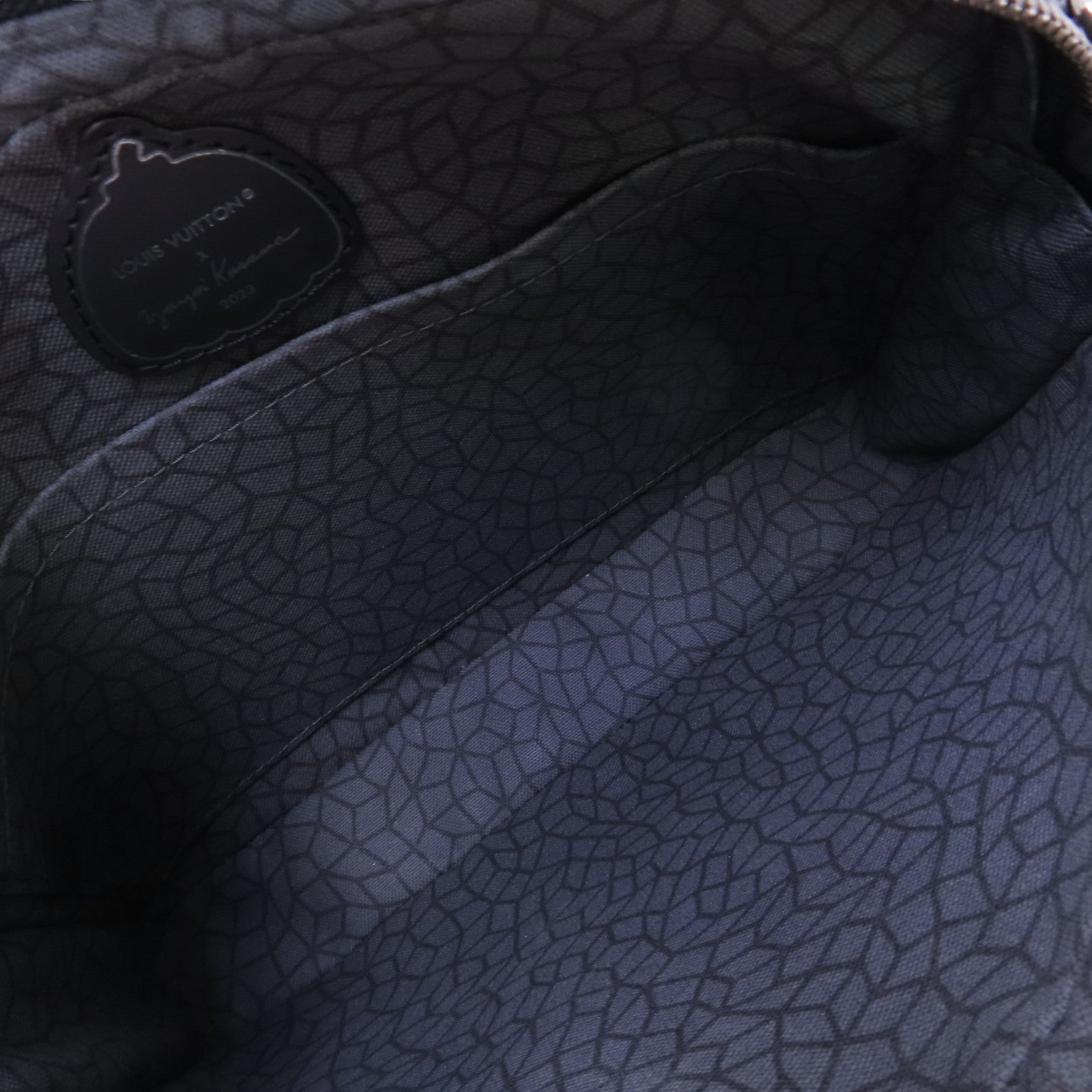 LOUIS VUITTON Monogram Eclipse YK x Trio Messenger銀扣肩背袋