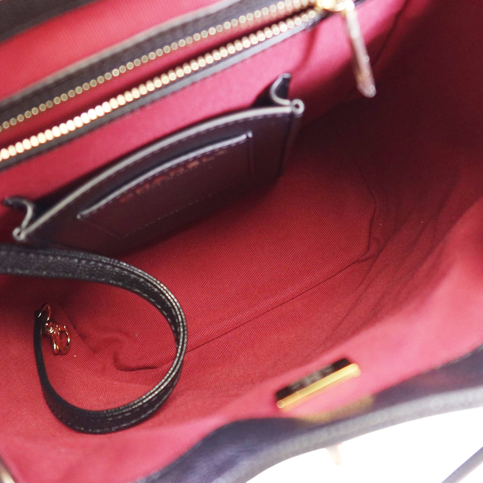 CHANEL 牛皮皮革Backpack金扣鏈帶背包
