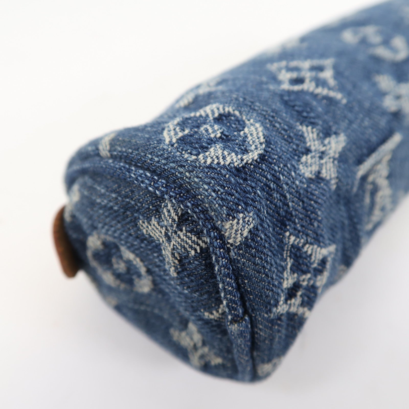 LOUIS VUITTON Monogram Denim Pouch金扣手拿包藍色