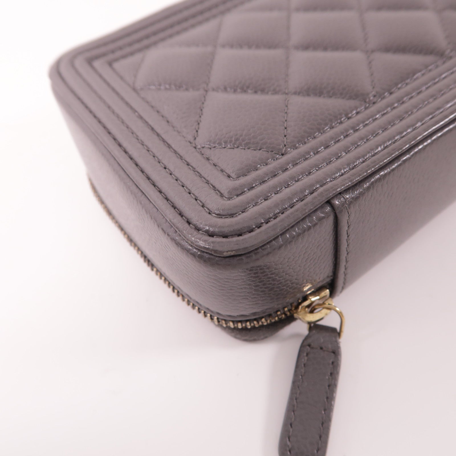 CHANEL 牛皮皮革Boy Wallet On Chain金扣鏈帶肩背袋