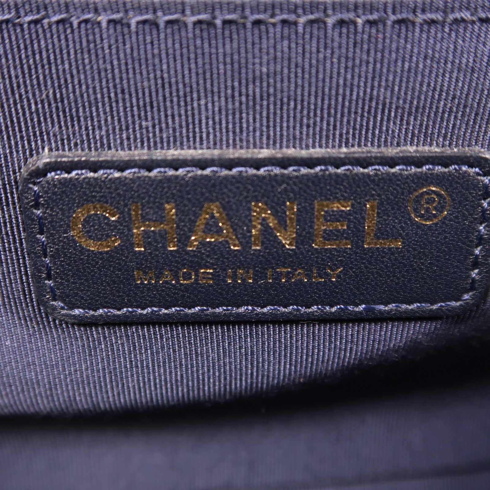 CHANEL【激減優惠】 牛皮皮革Boy 25金扣肩背袋深藍色/紅色