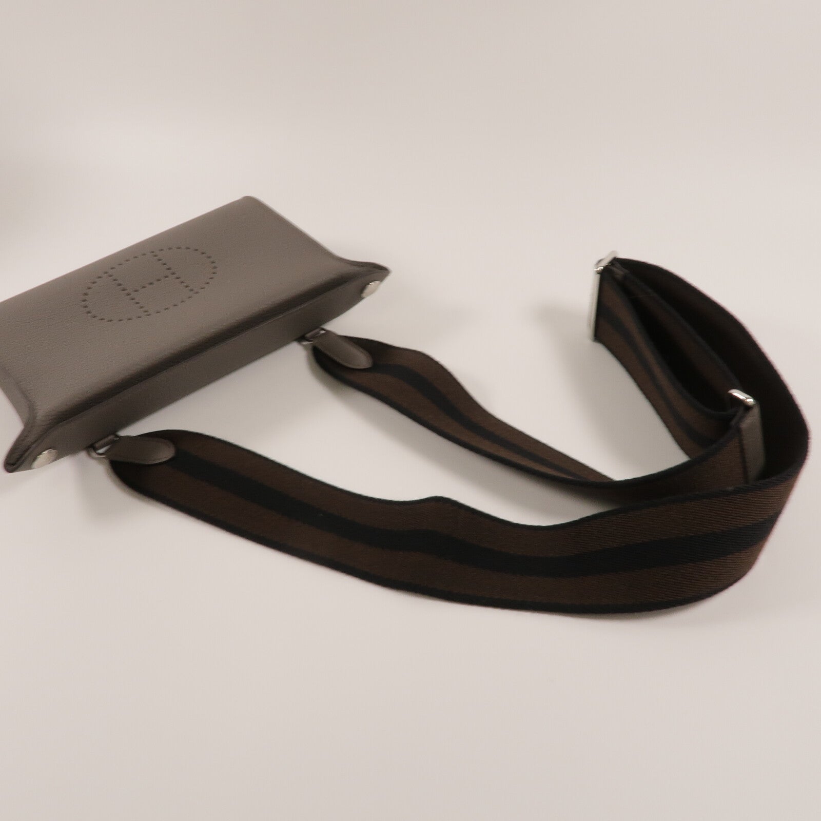 HERMES Epsom皮革Videpoches肩背袋Etain