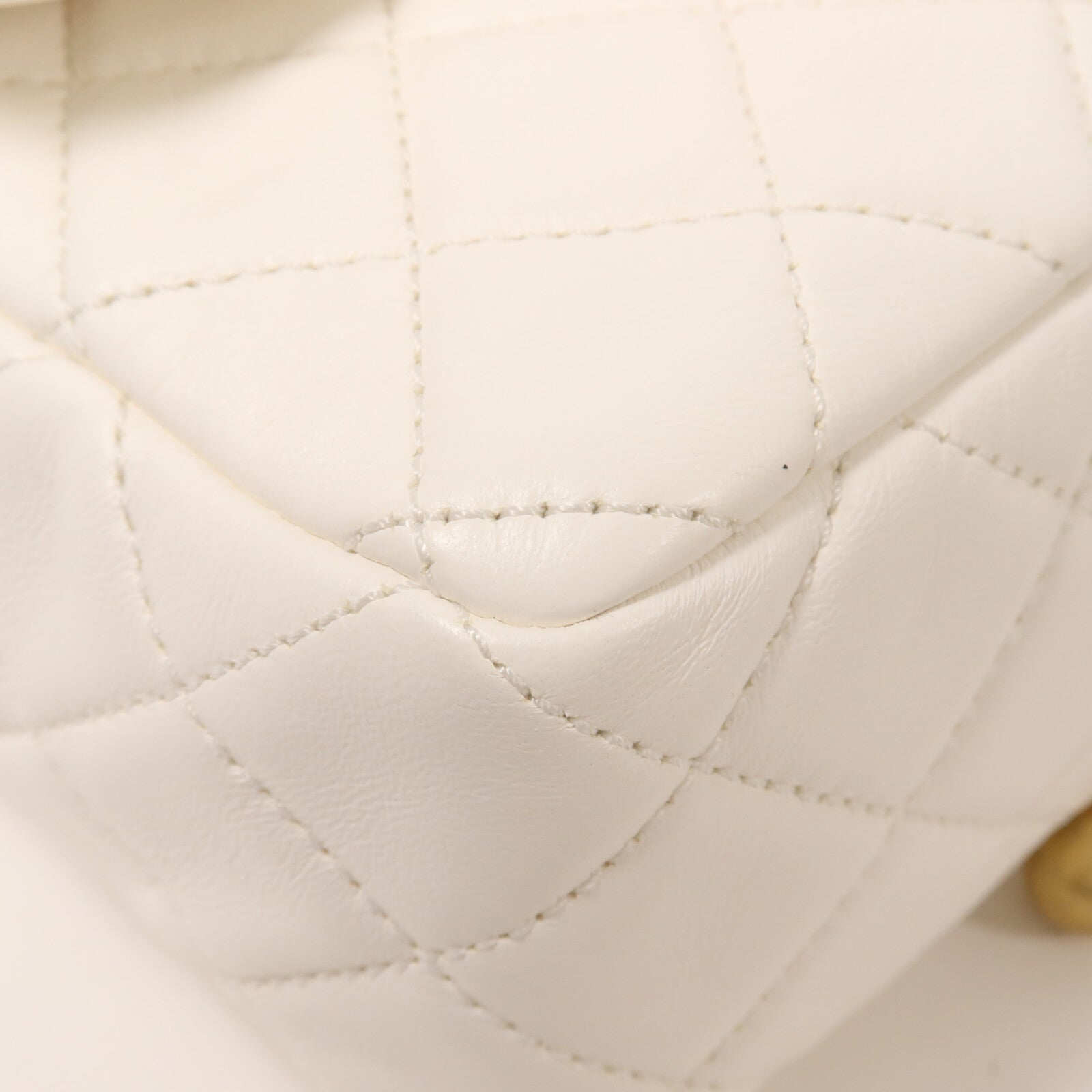 CHANEL 羊皮皮革Classic 20 Gold Ball鏈帶肩背袋