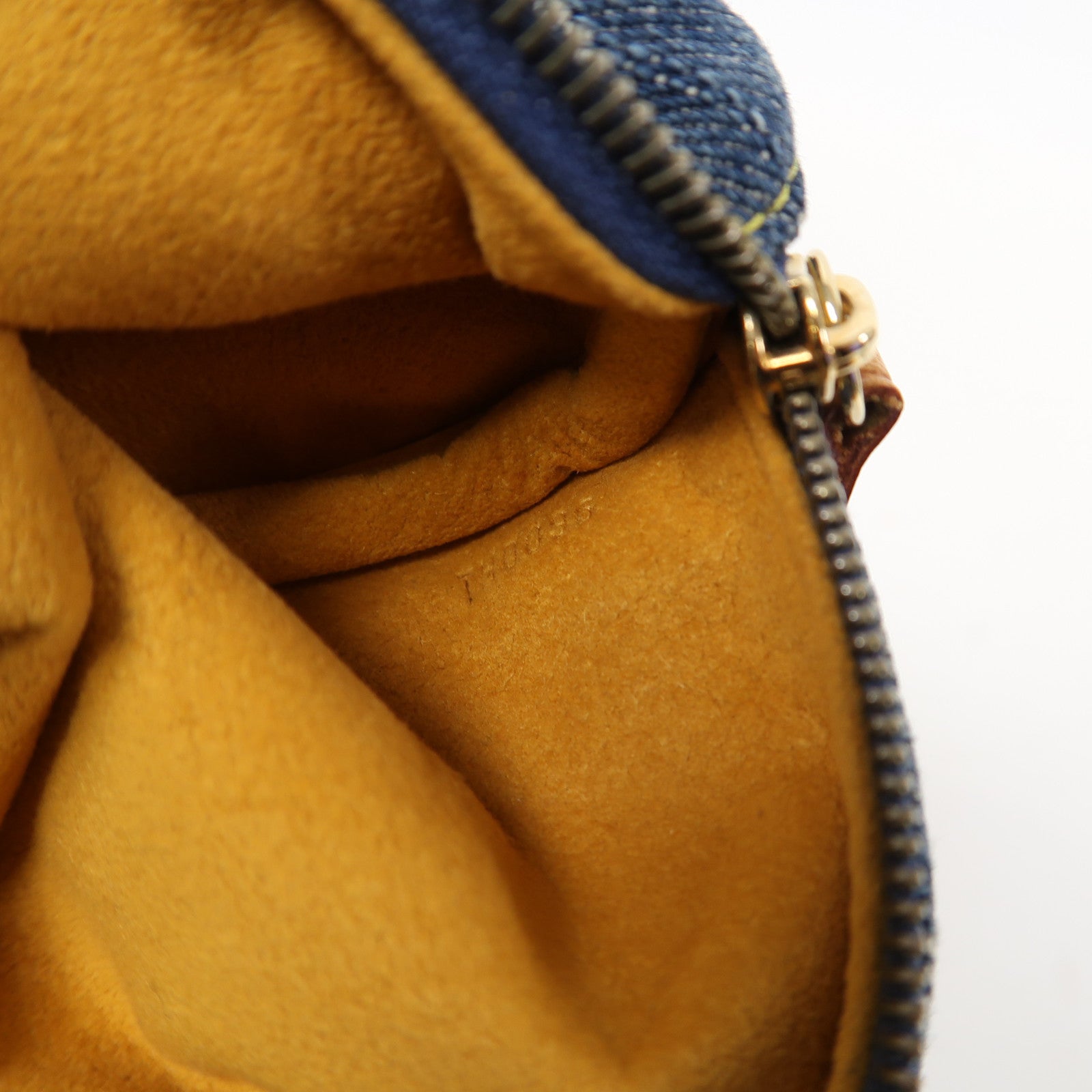 LOUIS VUITTON Monogram Denim Pouch金扣手拿包藍色
