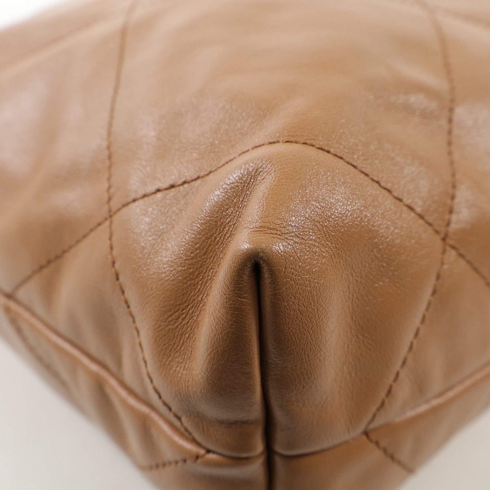 CHANEL 牛皮皮革Chanel 22 Small金扣鏈帶肩背袋