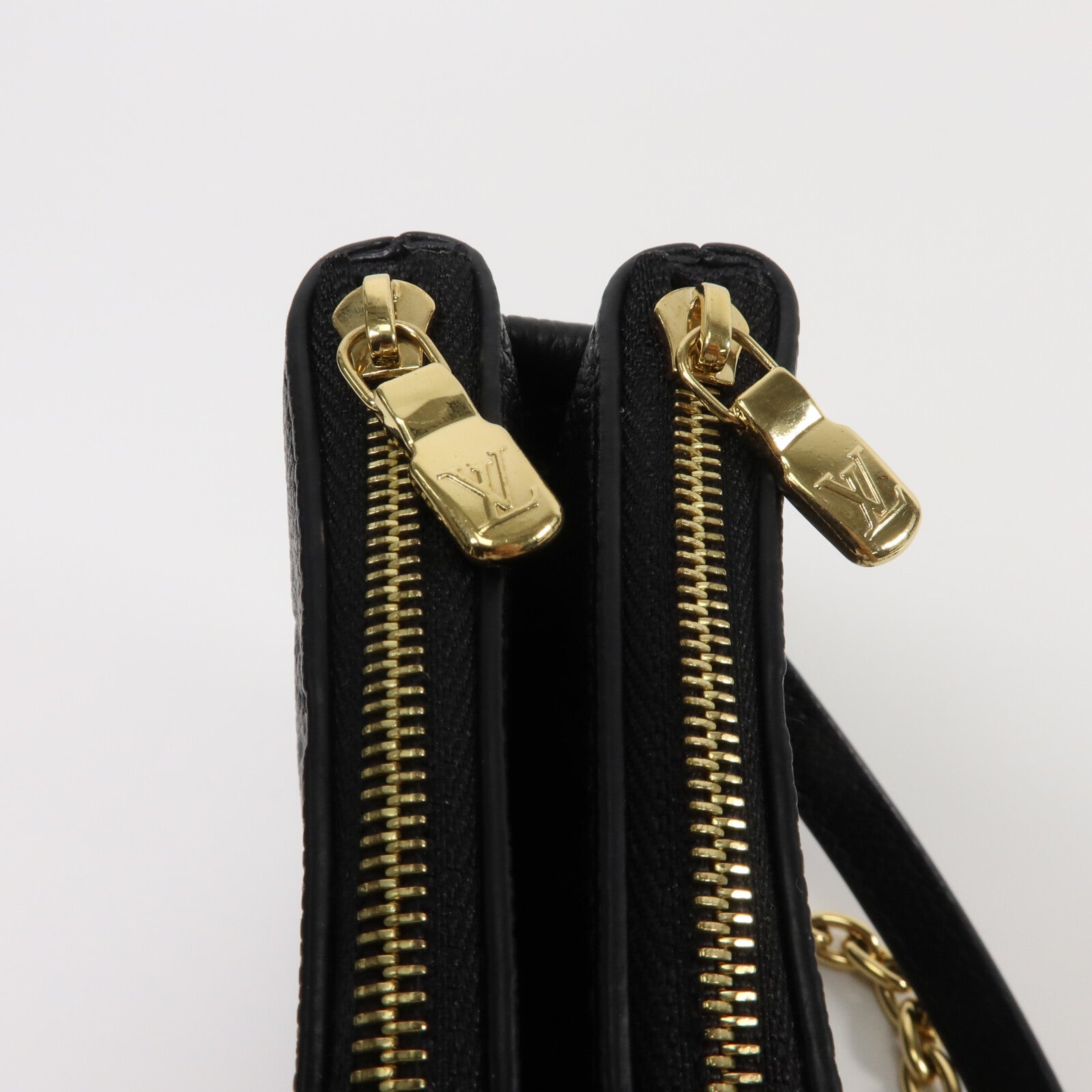 LOUIS VUITTON Monogram Empreinte Liv Pochette鏈帶手挽肩背兩用袋