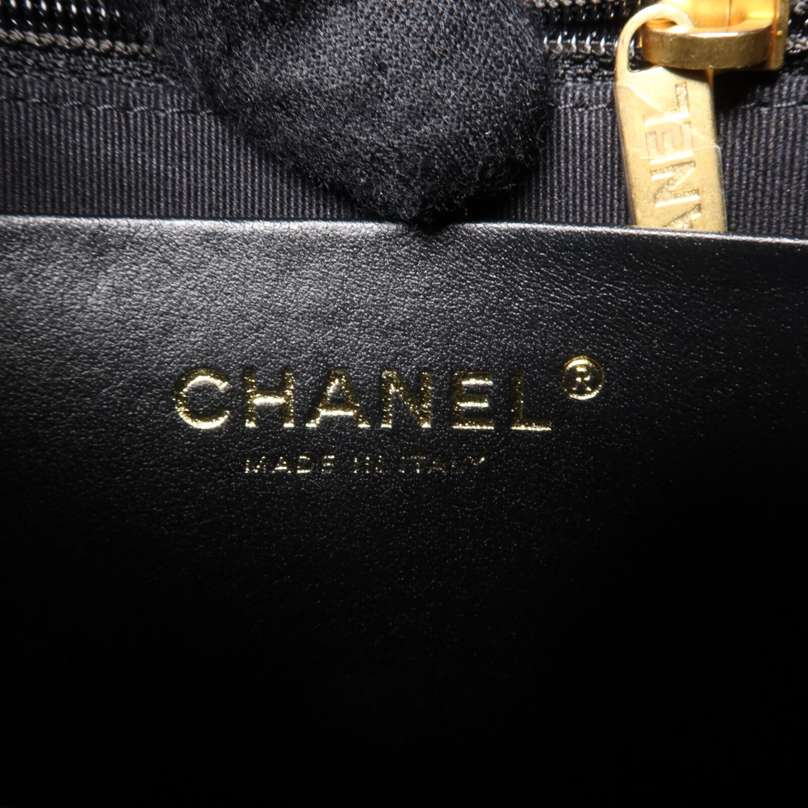 CHANEL 牛皮皮革Hobo Bag鏈帶肩背袋