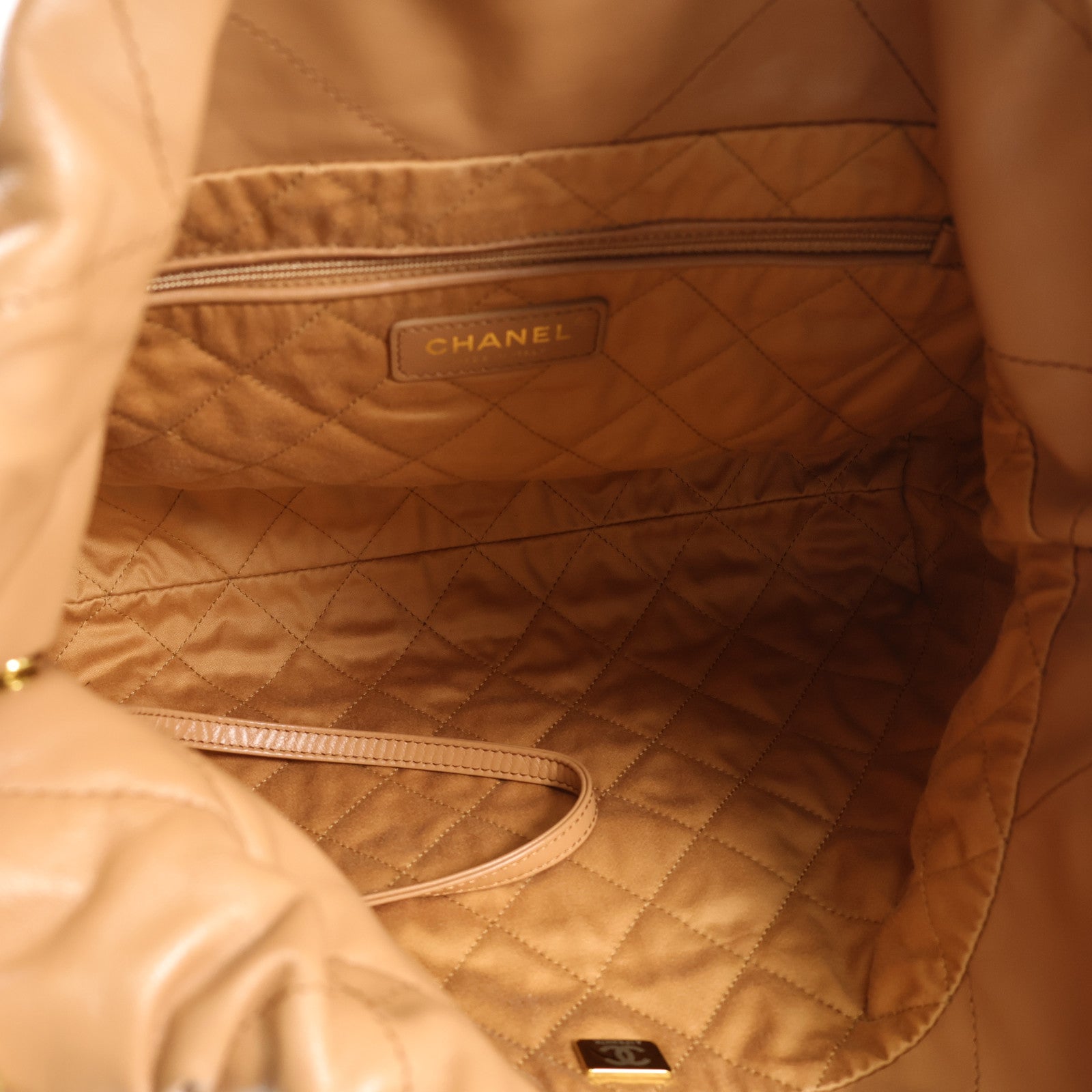 CHANEL 牛皮皮革Chanel 22 Small金扣鏈帶肩背袋