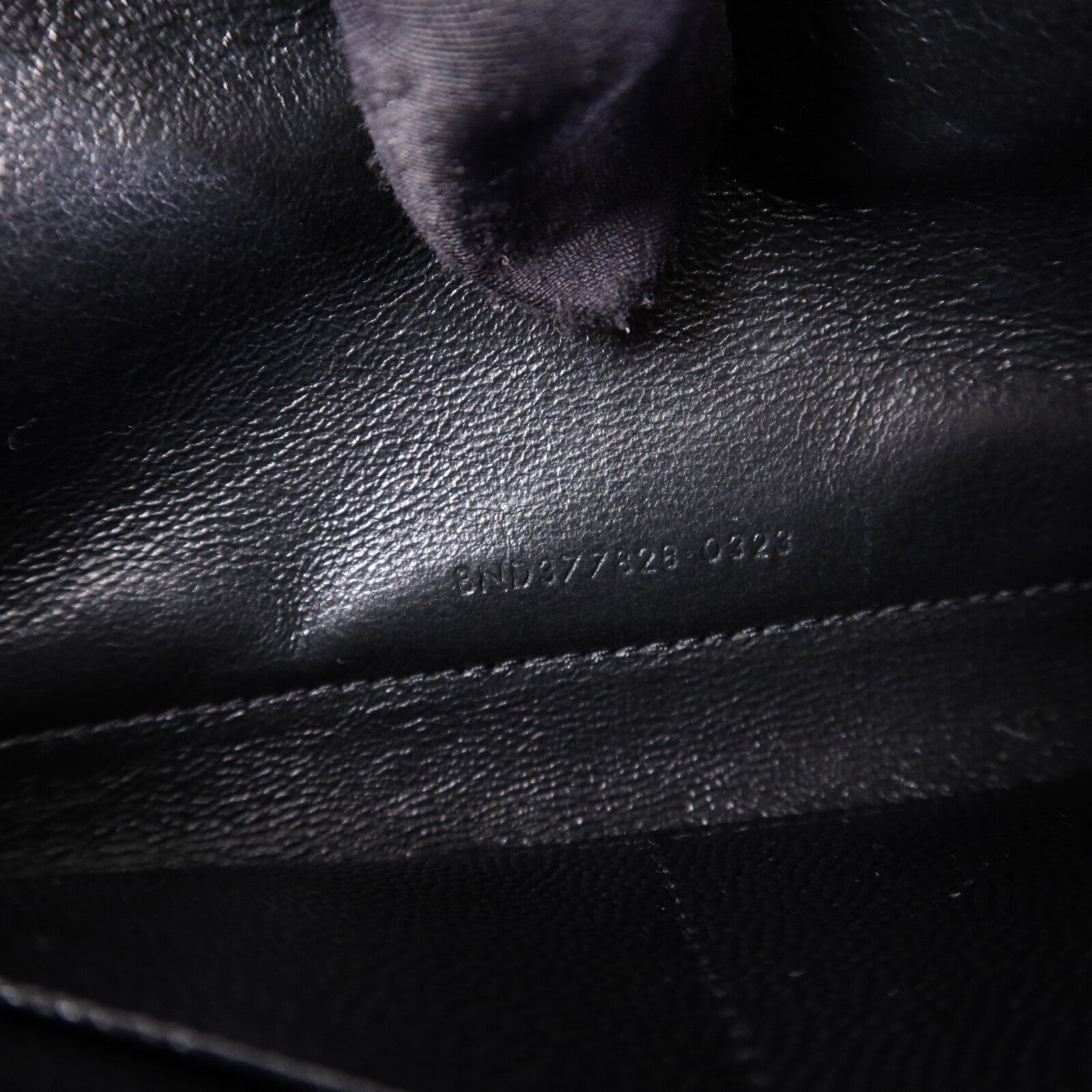 SAINT LAURENT 牛皮皮革Cassandre Envelope金扣鏈帶肩背袋