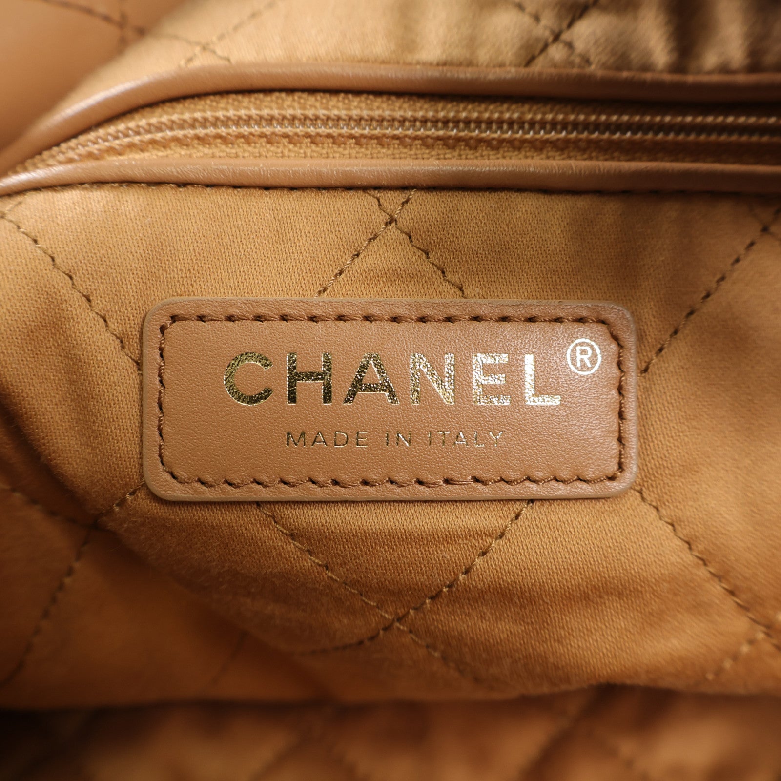 CHANEL 牛皮皮革Chanel 22 Small金扣鏈帶肩背袋