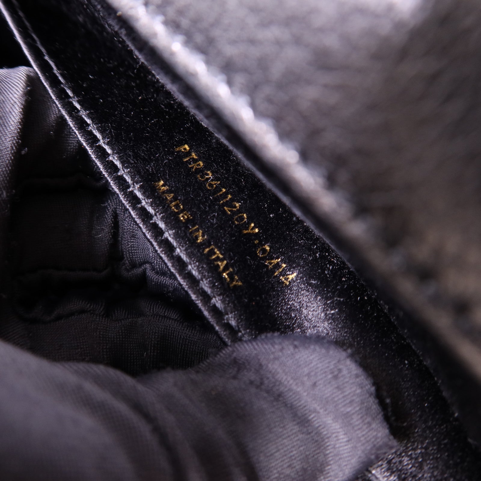 SAINT LAURENT 牛皮皮革Clutch Bag金扣手拿包