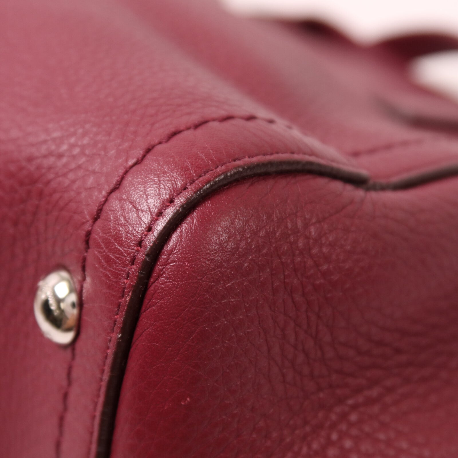 Salvatore Ferragamo 牛皮皮革Shoulder Bag銀扣肩背袋