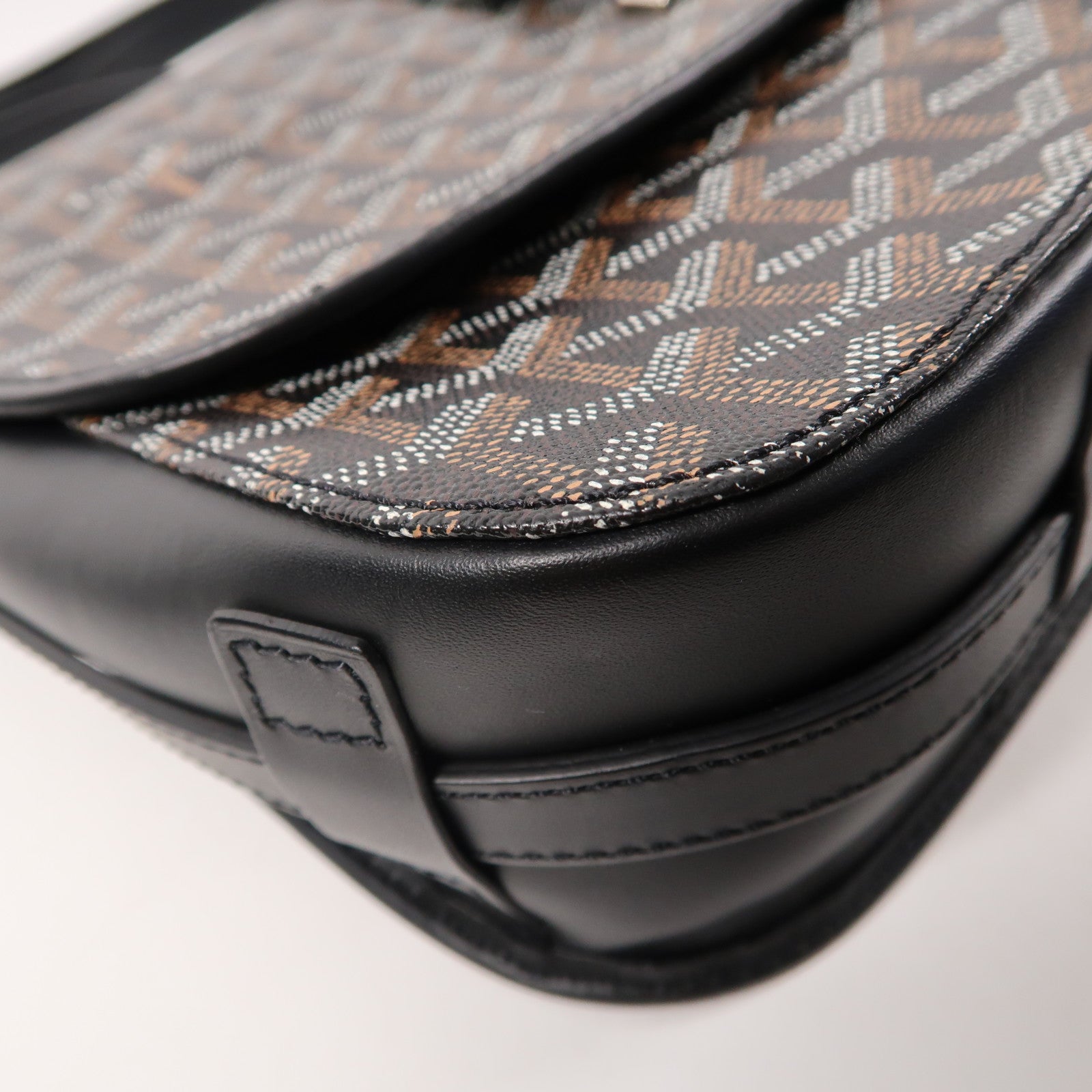 GOYARD 塗層帆布Belvedere銀扣肩背袋黑色