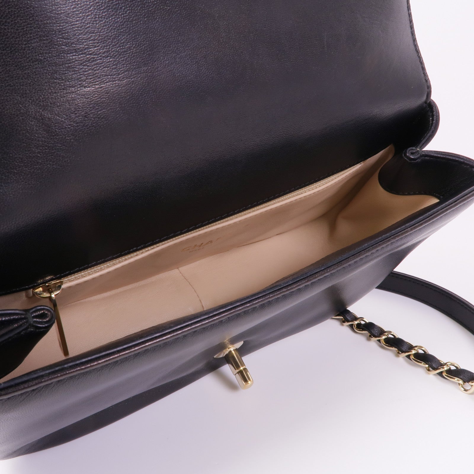 CHANEL 羊皮皮革Chain Shoulder金扣鏈帶肩背袋