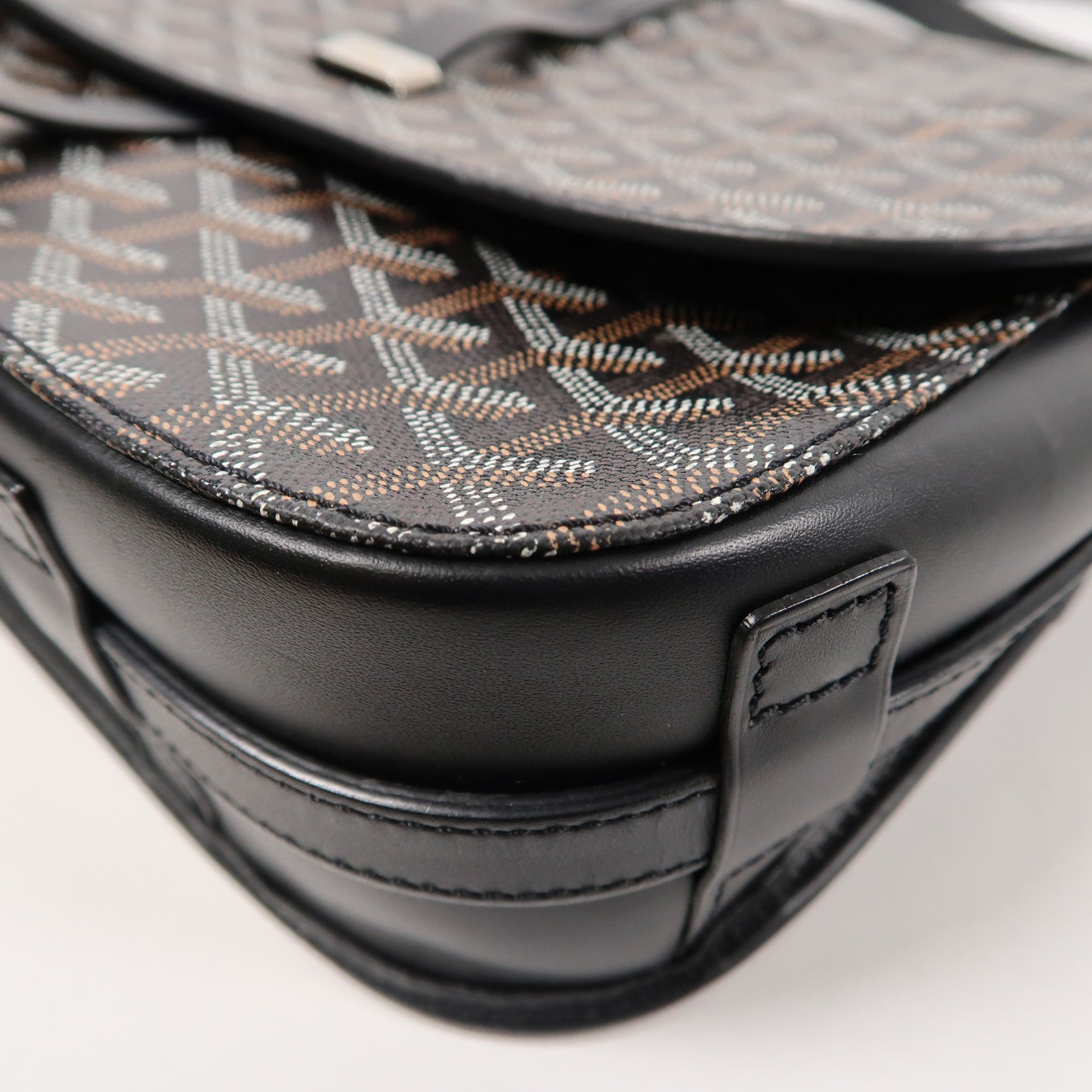 GOYARD 塗層帆布Belvedere銀扣肩背袋黑色