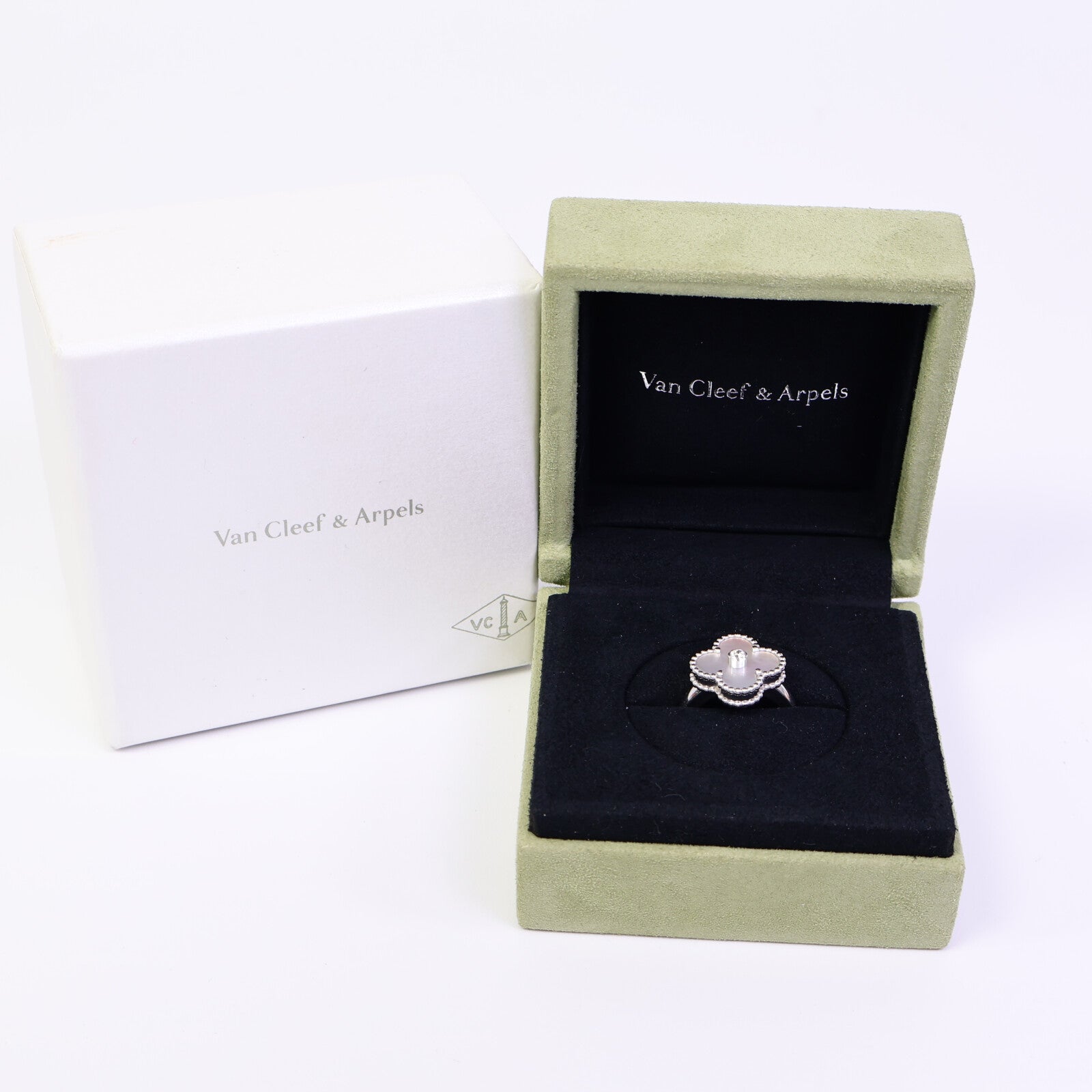 Van Cleef & Arpels 18K白金Vintage Alhambra Diamond Ring鑽石/珍珠母貝戒指