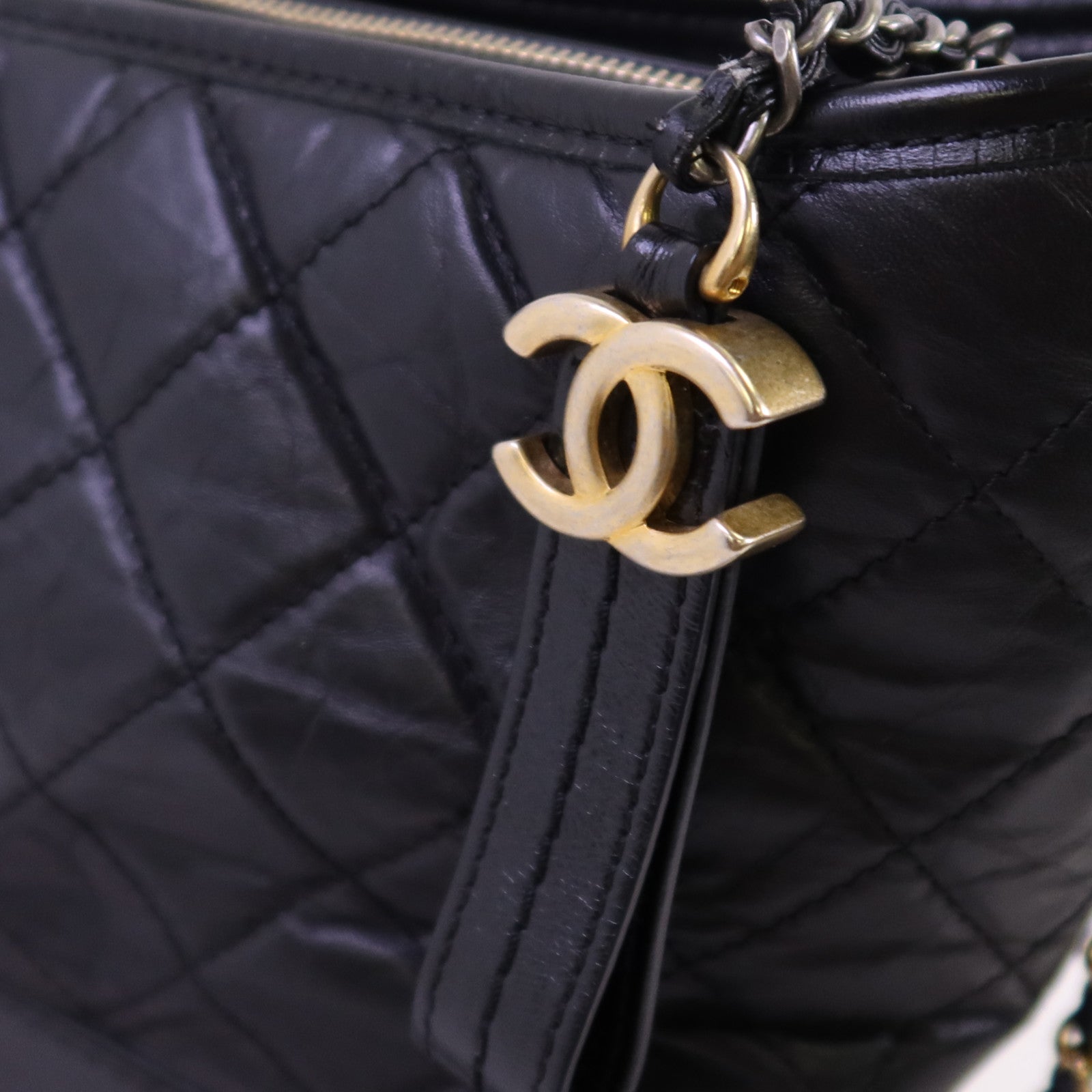 CHANEL 牛皮皮革Medium Gabrielle金扣鏈帶肩背袋