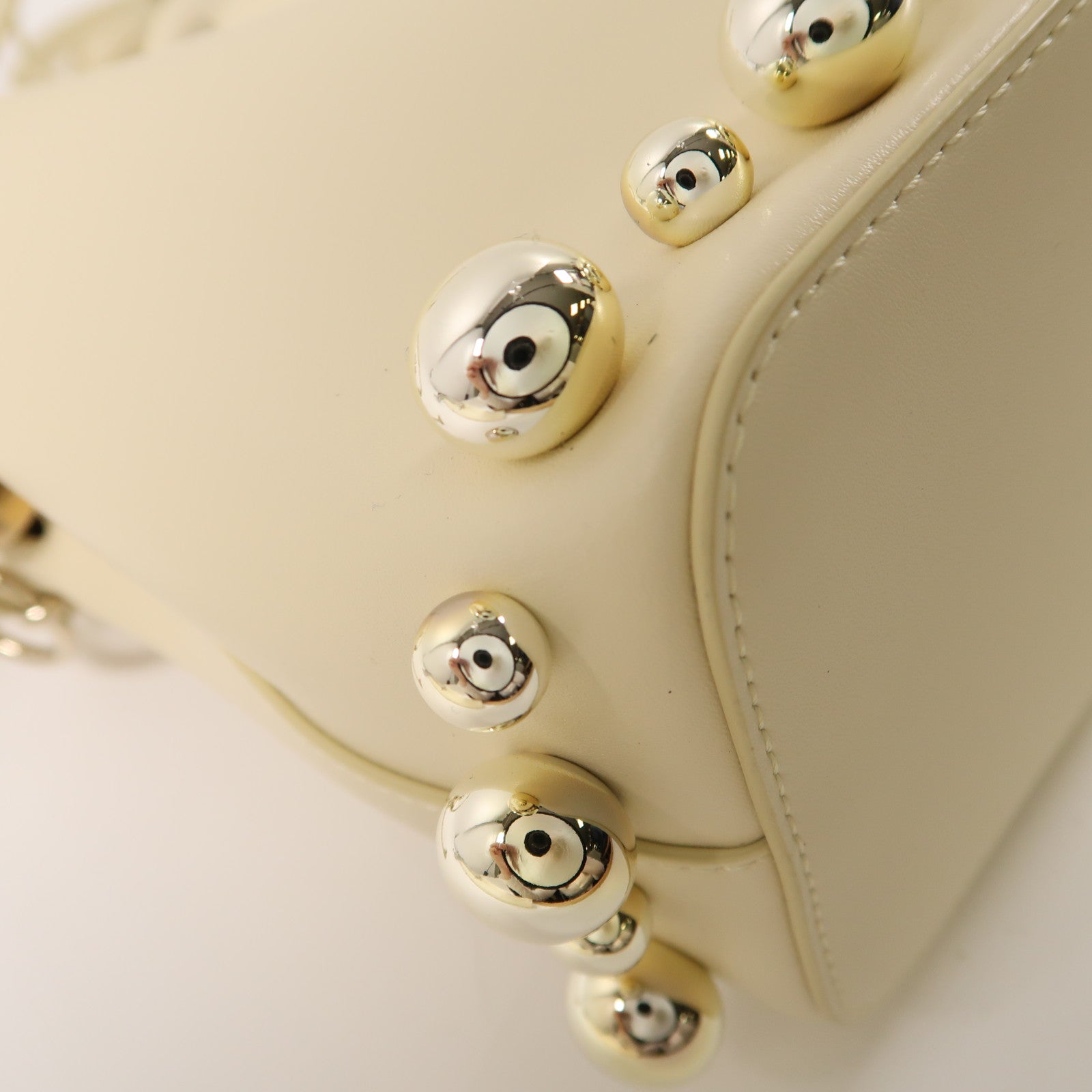 FENDI 牛皮皮革Mon Tresor金扣手挽肩背兩用袋白色