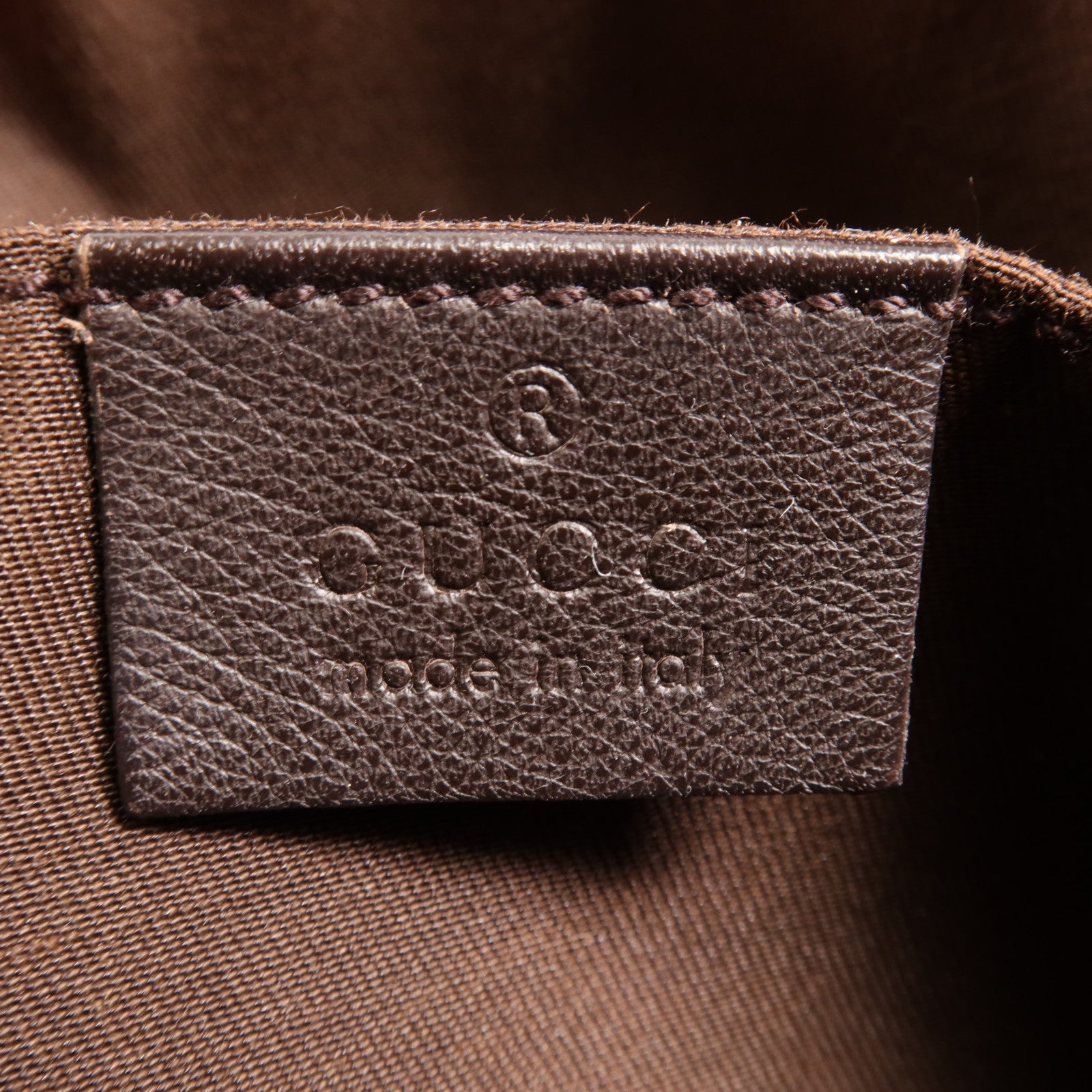 GUCCI 帆布Trophy金扣手挽袋