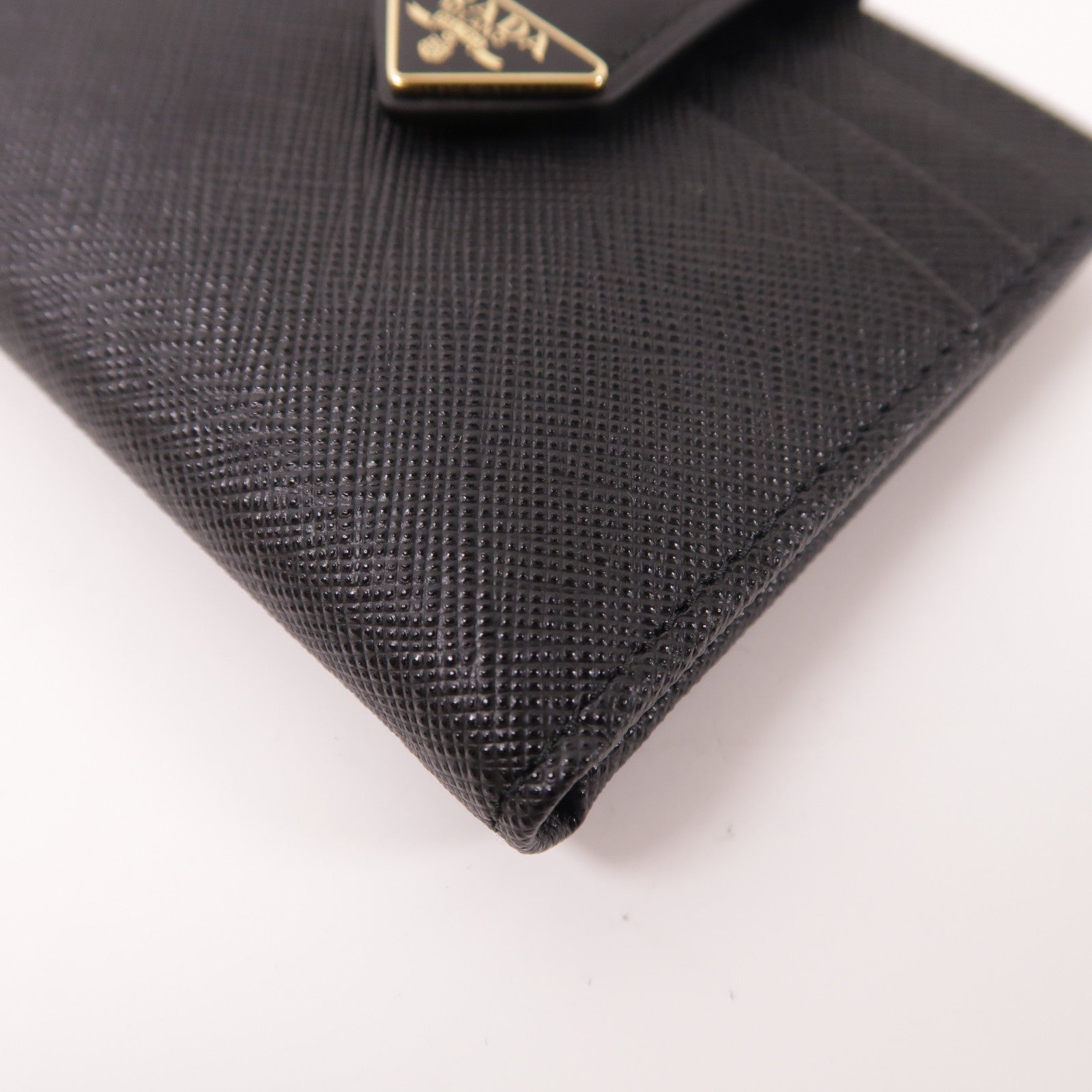 PRADA Saffiano皮革金扣錢包