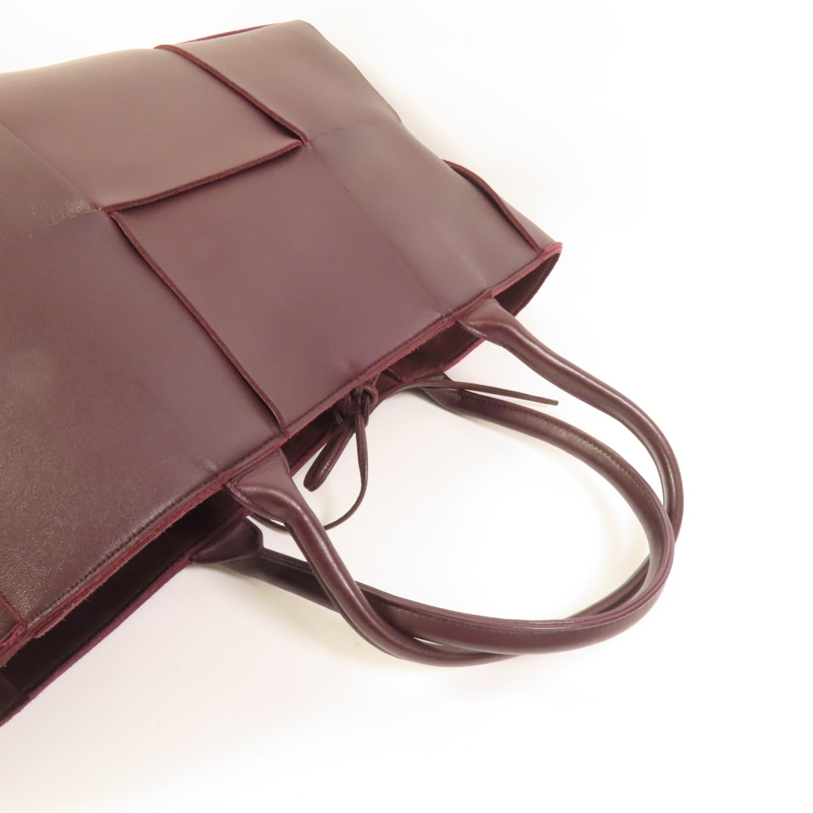 BOTTEGA VENETA 牛皮皮革Arco Tote Medium肩背袋