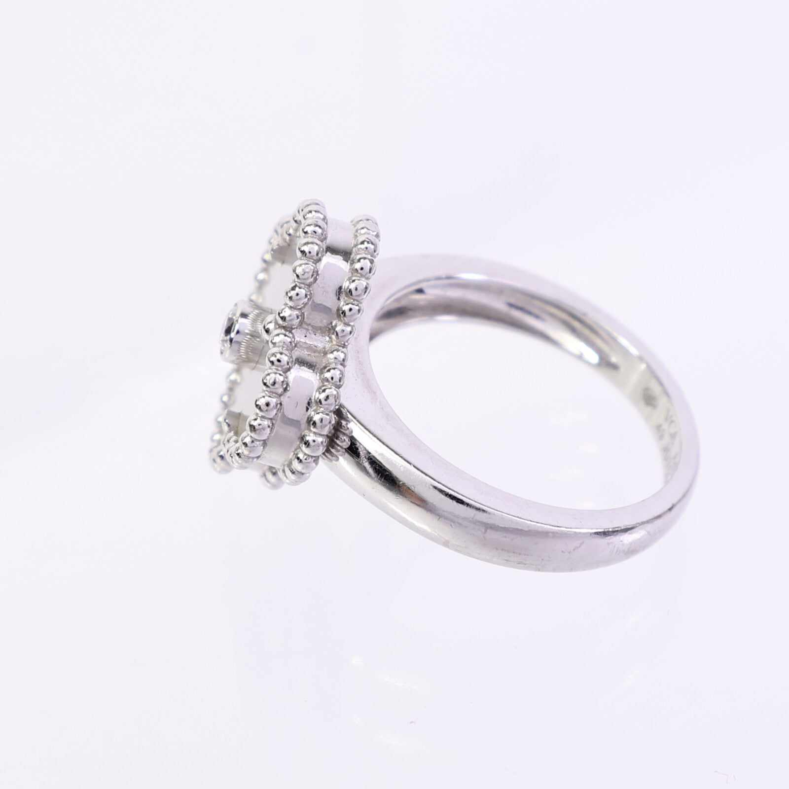 Van Cleef & Arpels 18K白金Vintage Alhambra Diamond Ring鑽石/珍珠母貝戒指