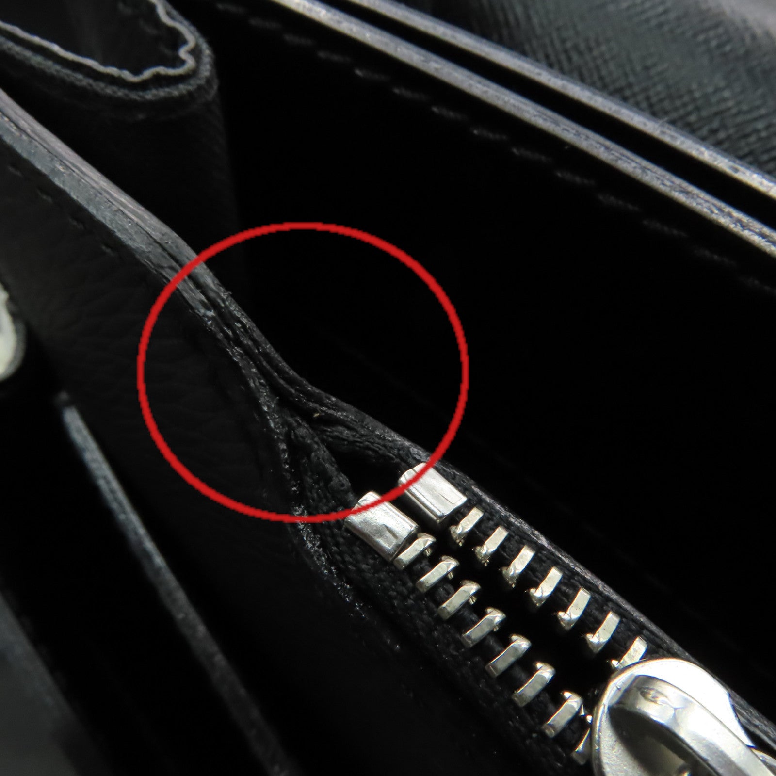 LOUIS VUITTON Taiga Robusto 2 Business Bag銀扣公事袋黑色
